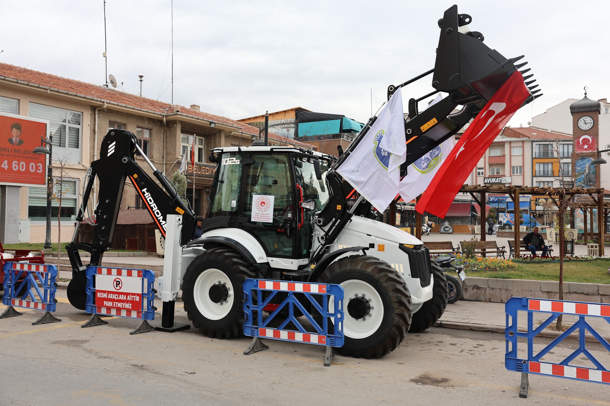 Sandıklı Belediyesi’ne Yeni Hizmet Aracı Kazandırıldı