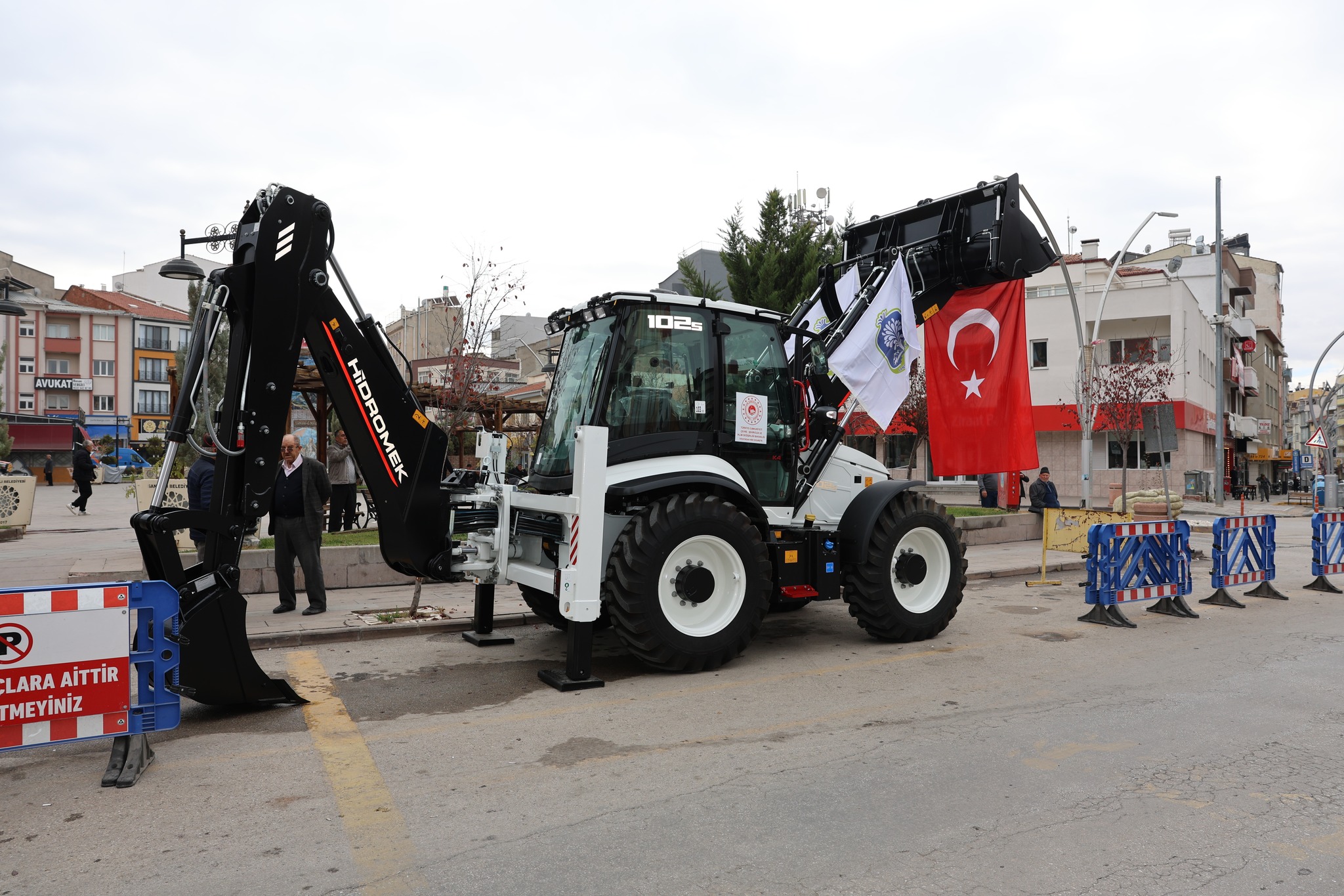 Sandıklı Belediyesi’ne Yeni Hizmet Aracı Kazandırıldı