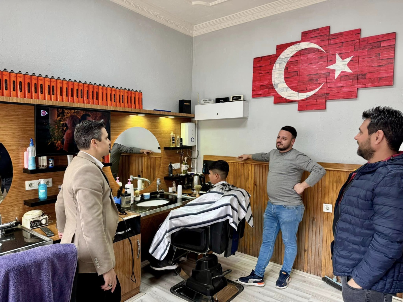 BAŞKAN ÇİÇEK, DAZKIRI ESNAFINI ZİYARET ETTİ