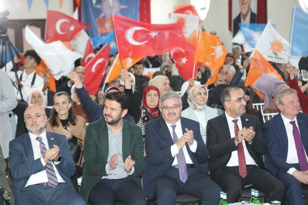 AK Parti Sinanpaşa İlçe Başkanlığı'na Aktürk Seçildi!