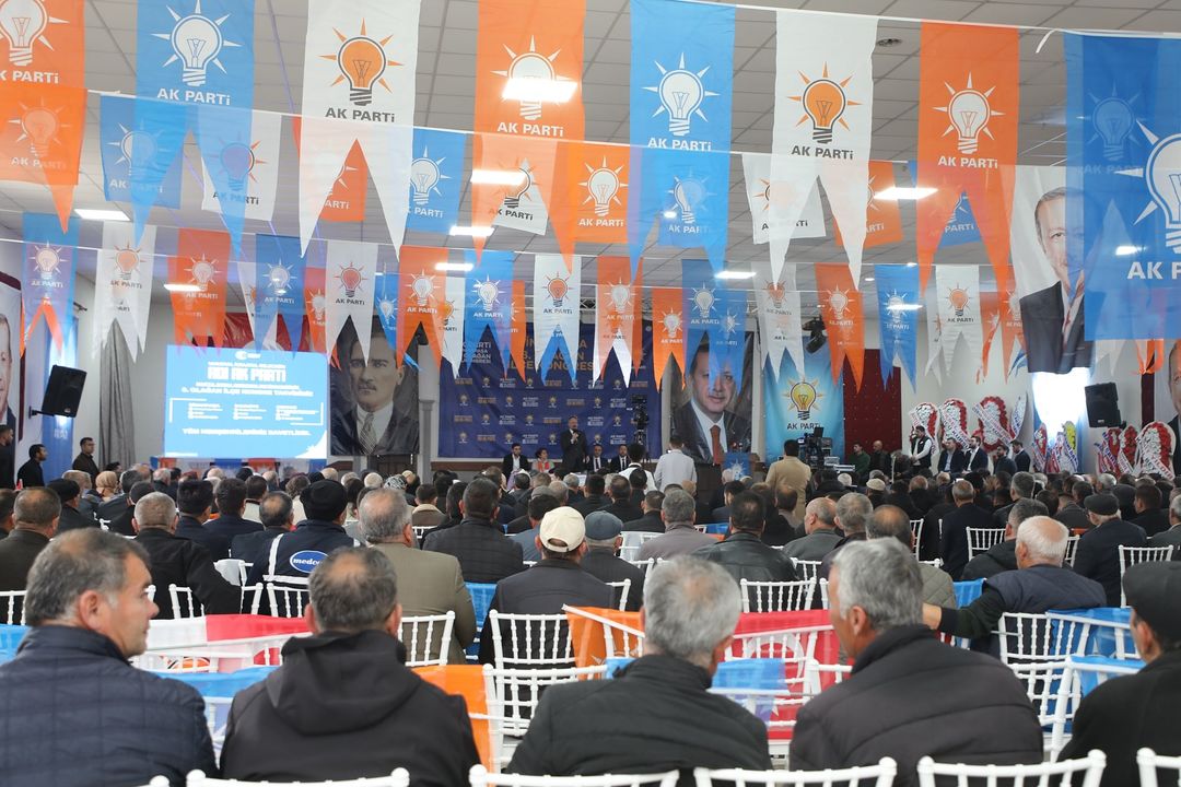 AK Parti Sinanpaşa İlçe Başkanlığı'na Aktürk Seçildi!