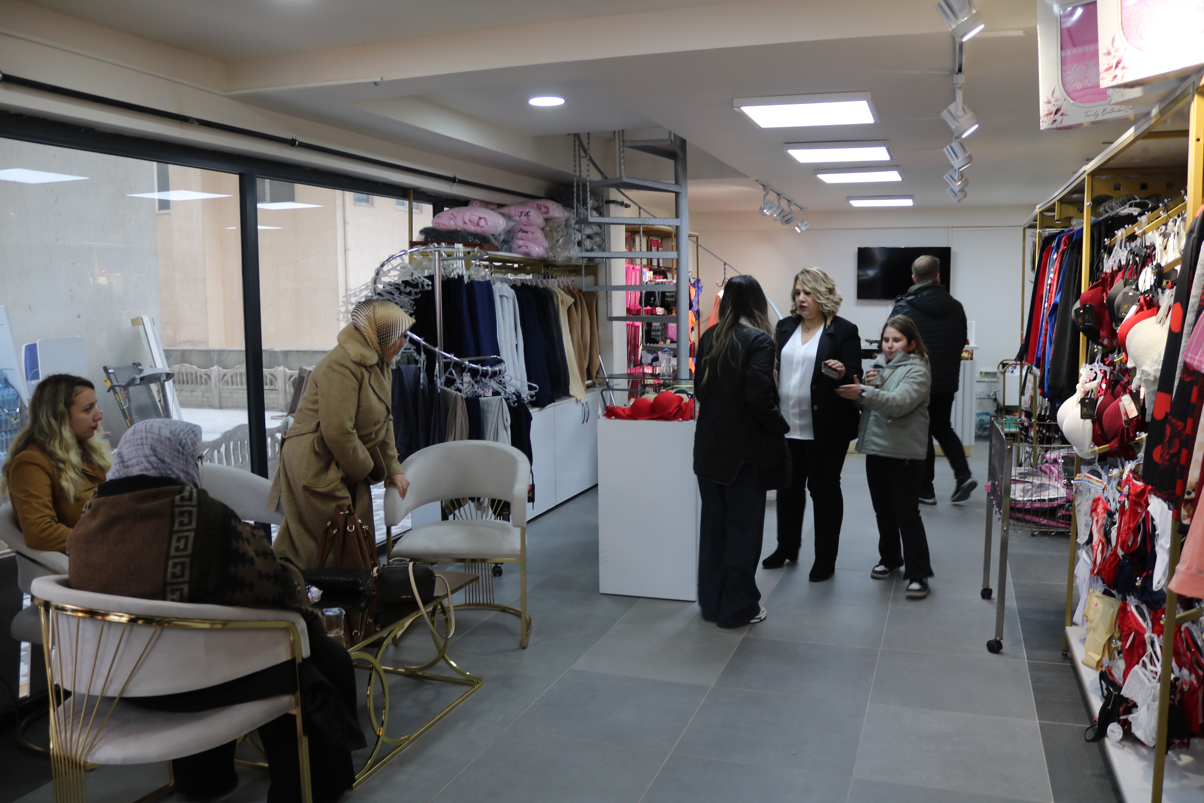 BG Life Butik, Erenler Mahallesi'nde Hizmete Açıldı