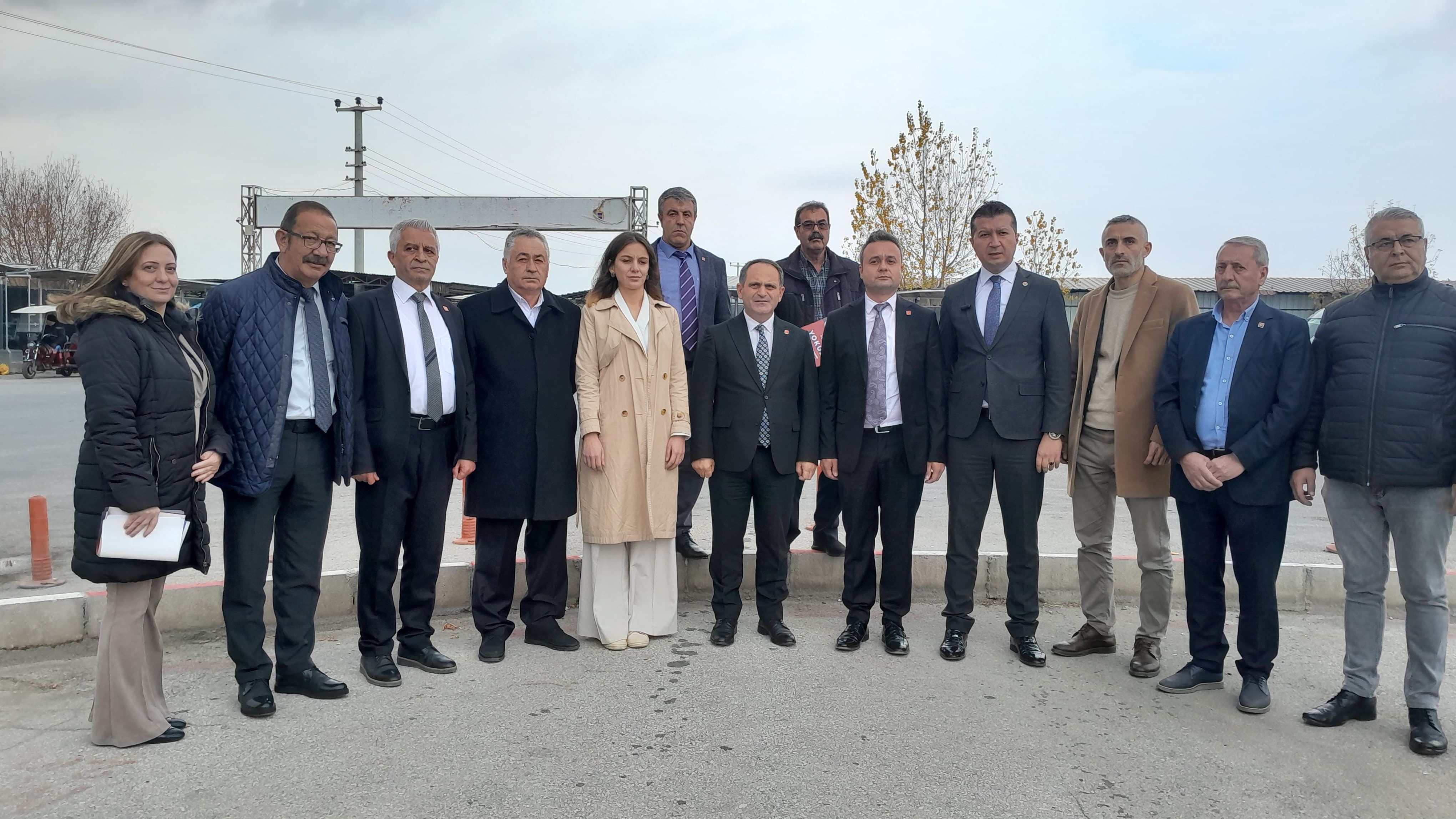 CHP HEYETİ AFYONKARAHİSAR’DA PAZARCI ESNAFINI DİNLEDİ