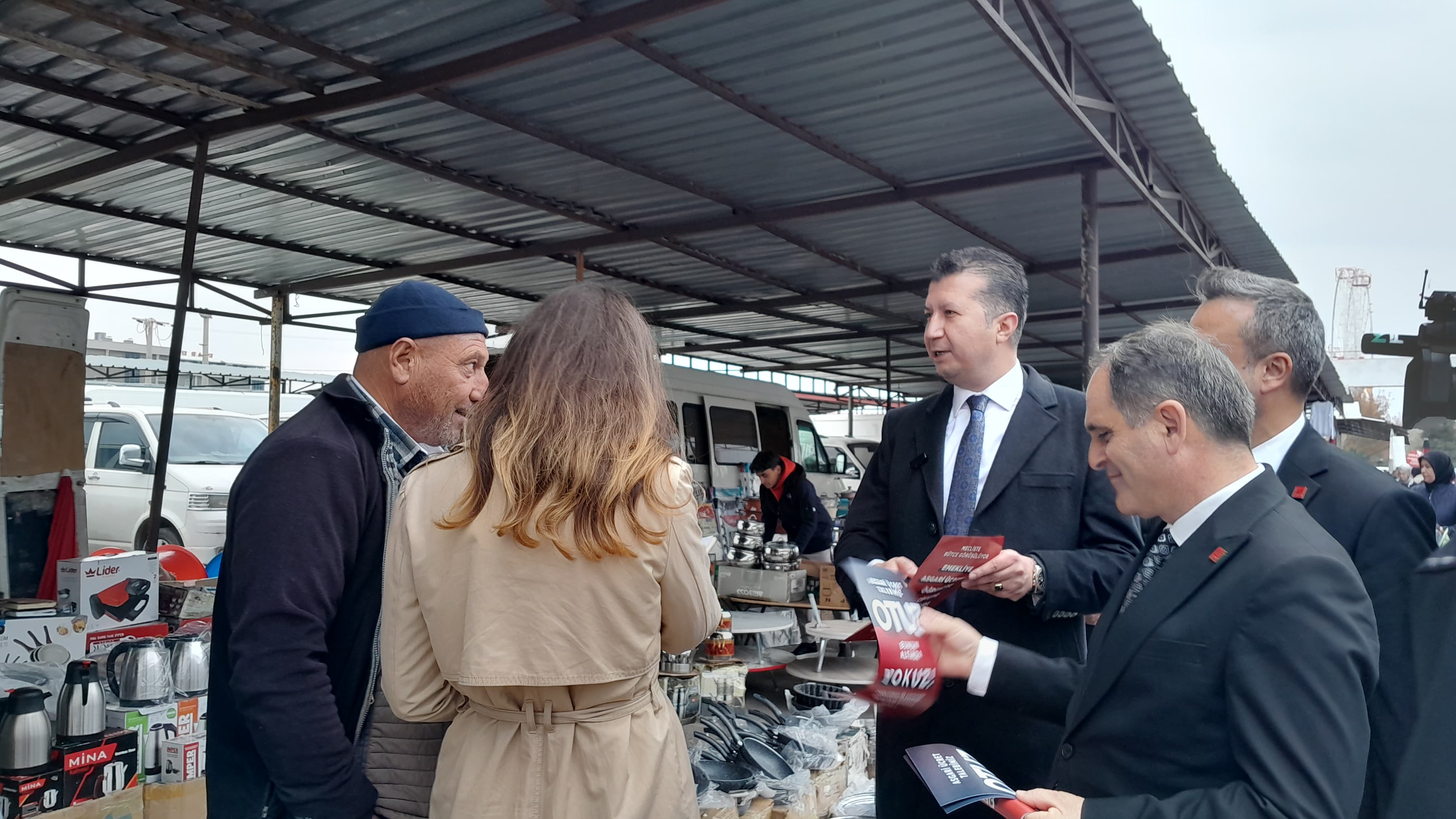 CHP HEYETİ AFYONKARAHİSAR’DA PAZARCI ESNAFINI DİNLEDİ