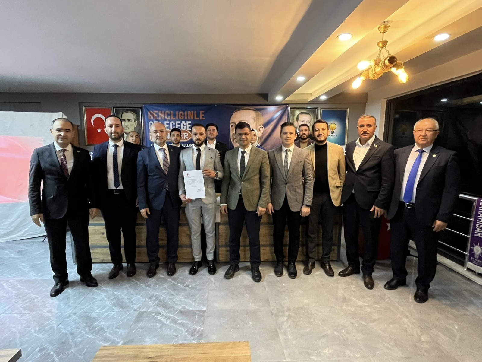 AK PARTİ DAZKIRI'DA İLÇE GENÇLİK KOLLARI KONGRESİ GERÇEKLEŞTİRİLDİ