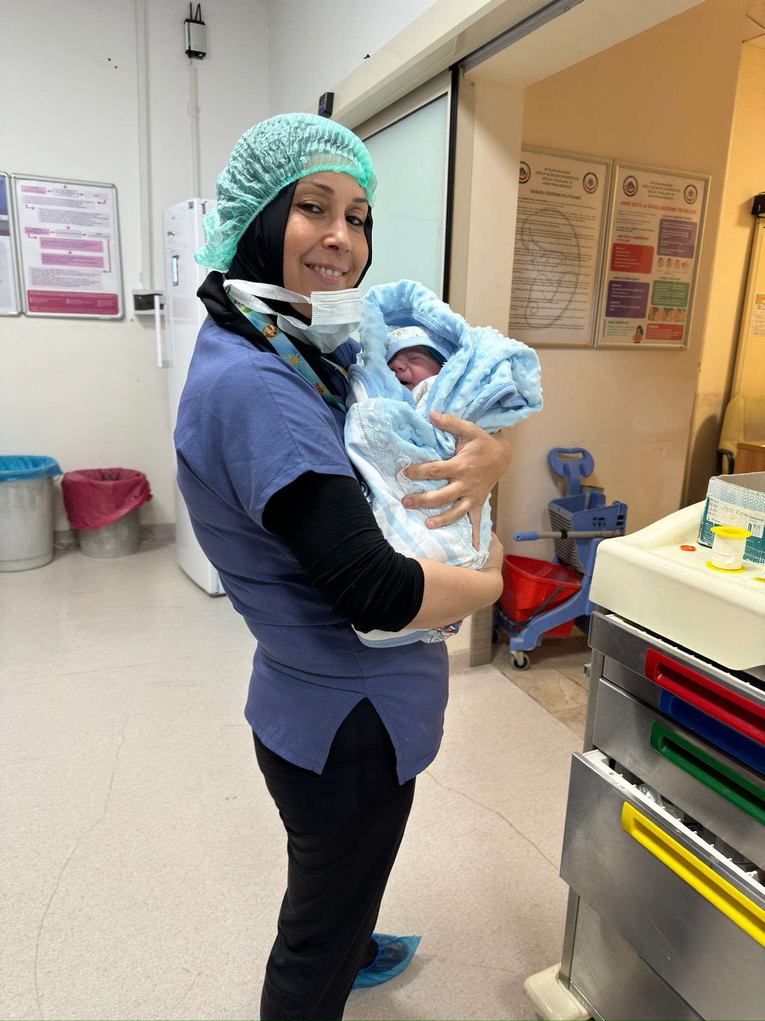 Prematüre Doğan Doktor, Hayata Tutunan Minik Mucizeler İçin Çalışıyor