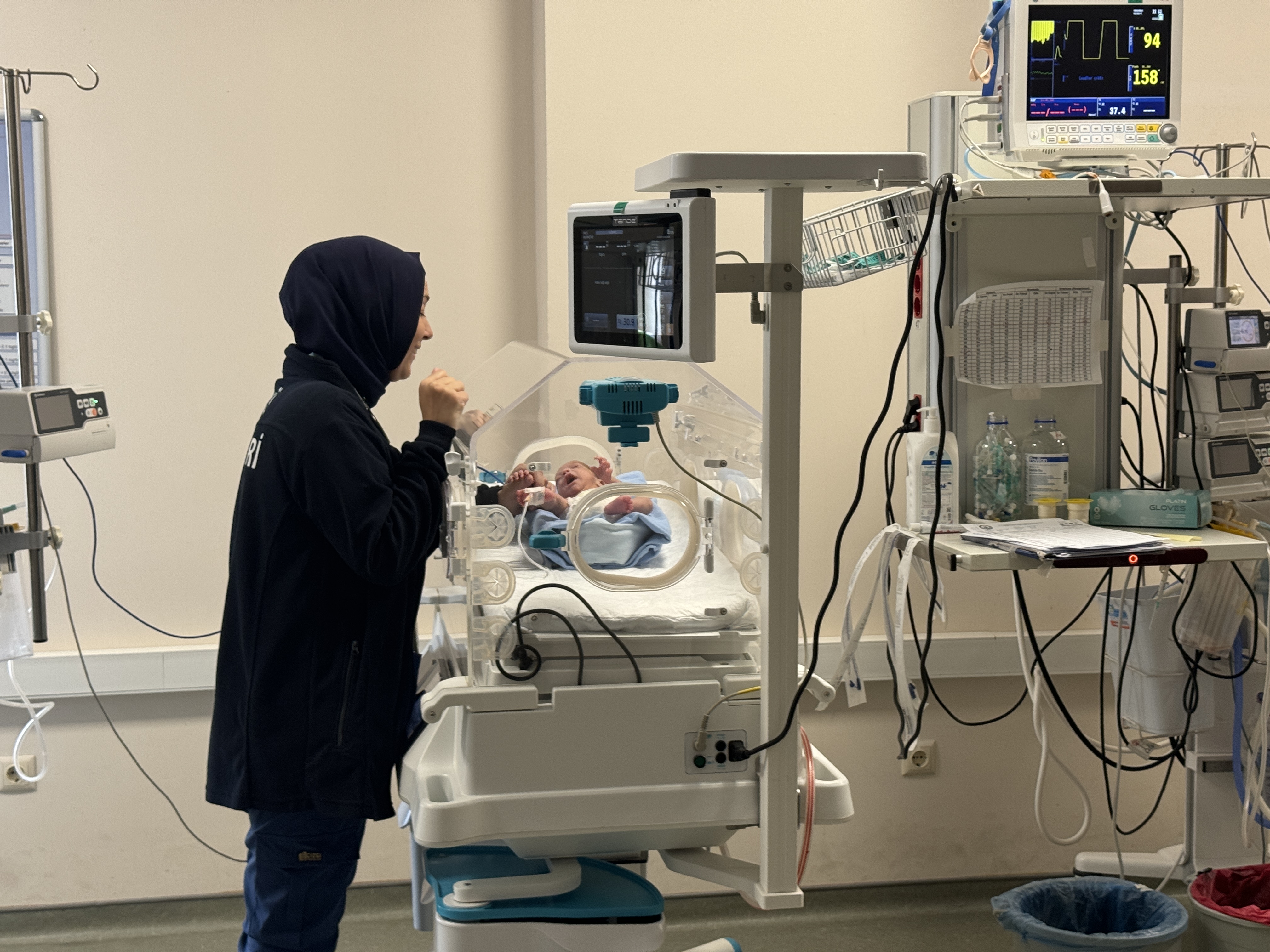 Prematüre Doğan Doktor, Hayata Tutunan Minik Mucizeler İçin Çalışıyor
