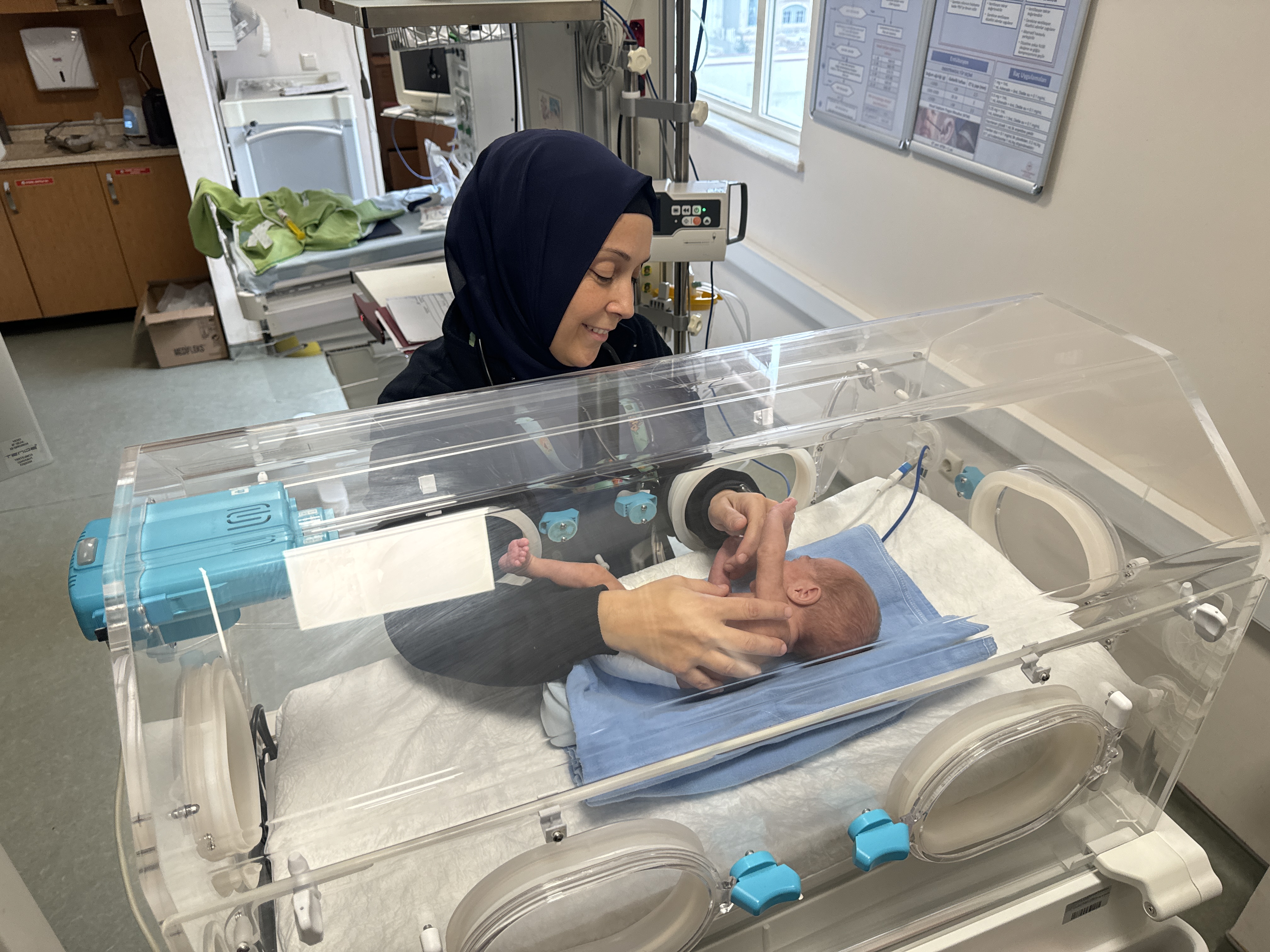 Prematüre Doğan Doktor, Hayata Tutunan Minik Mucizeler İçin Çalışıyor