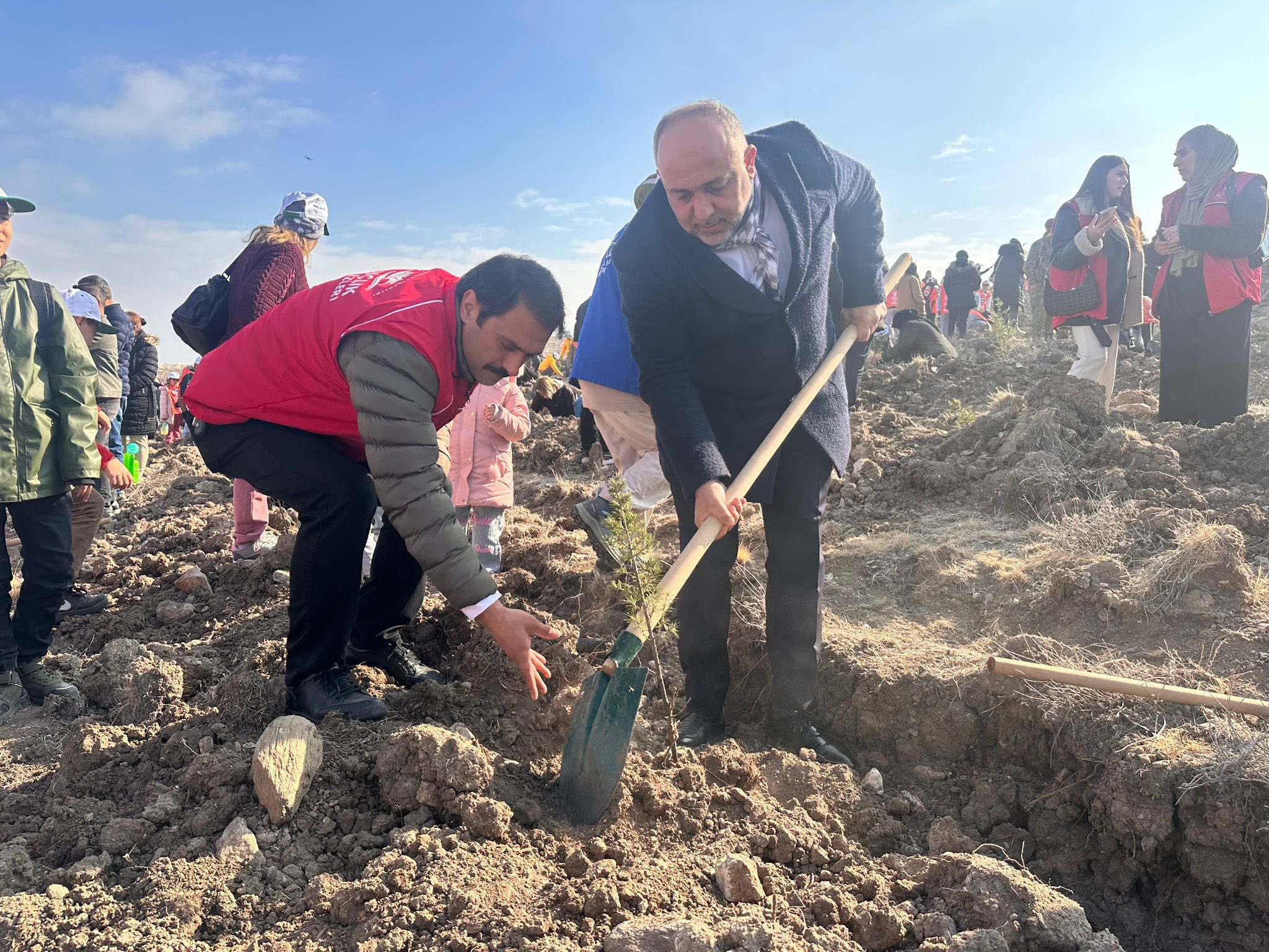 Afyon’un 'Müdür Baba'sı Gençlerin Yanında