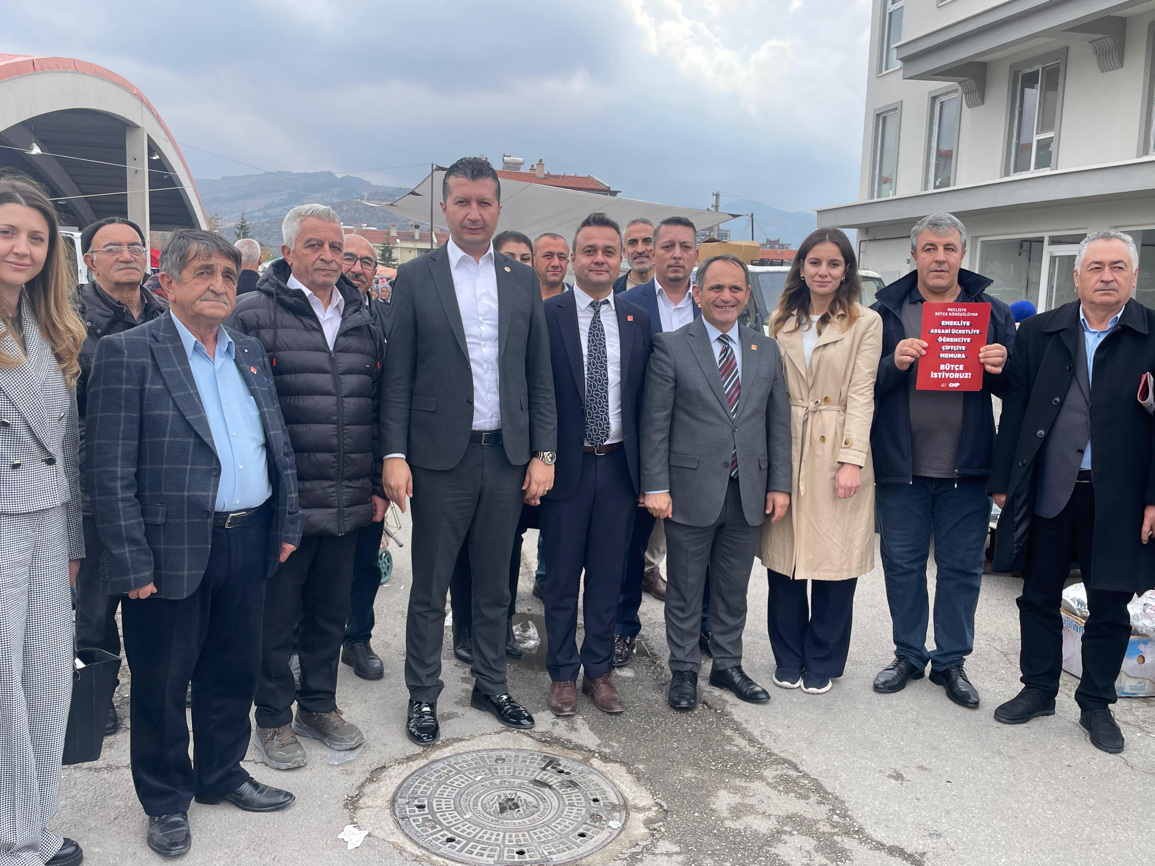 ÜÇ İSİM BİR ARADA HALKIN ARASINDA! CHP HEYETİ SAHADA VATANDAŞIN NABZINI TUTUYOR