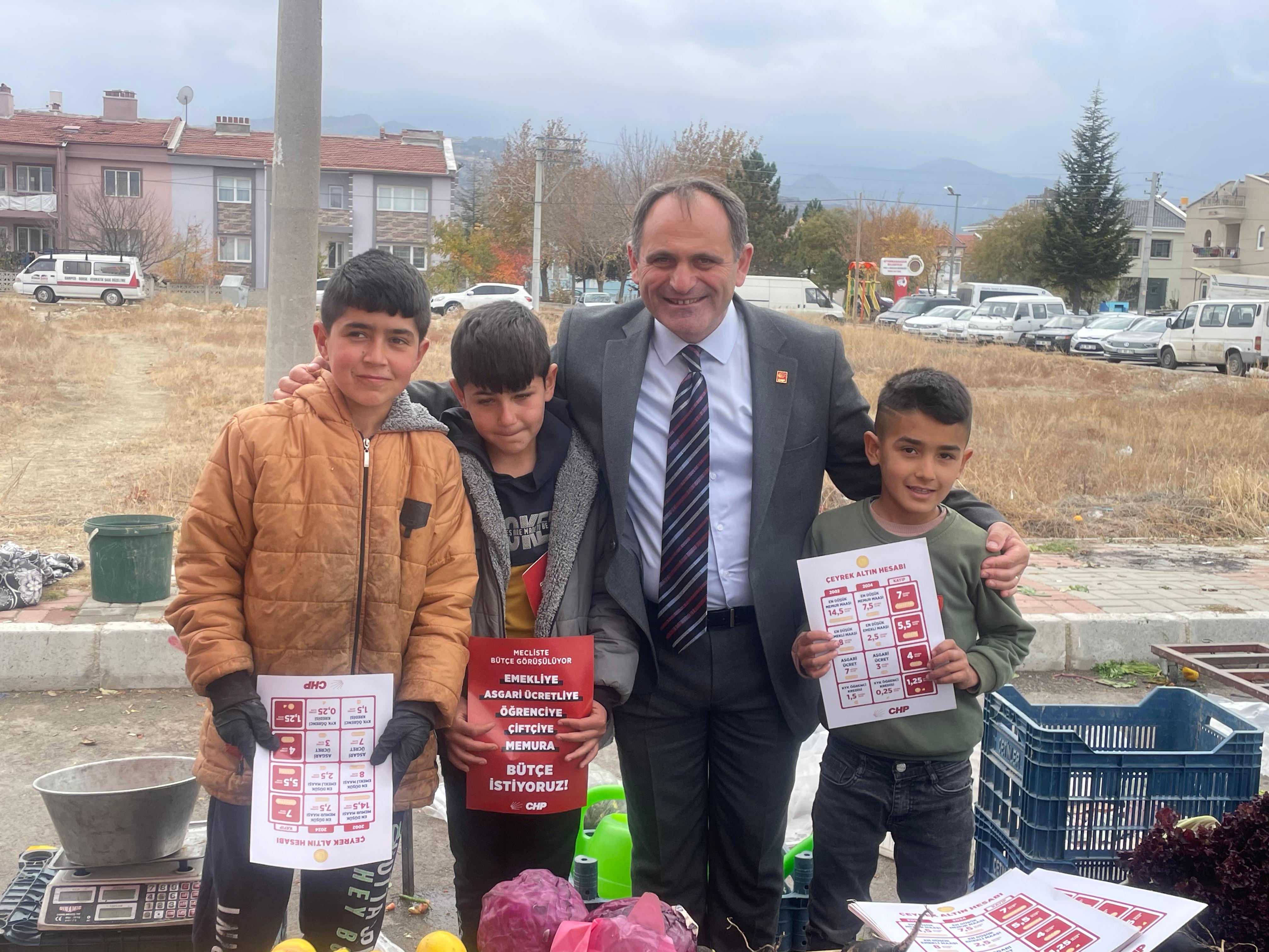 ÜÇ İSİM BİR ARADA HALKIN ARASINDA! CHP HEYETİ SAHADA VATANDAŞIN NABZINI TUTUYOR
