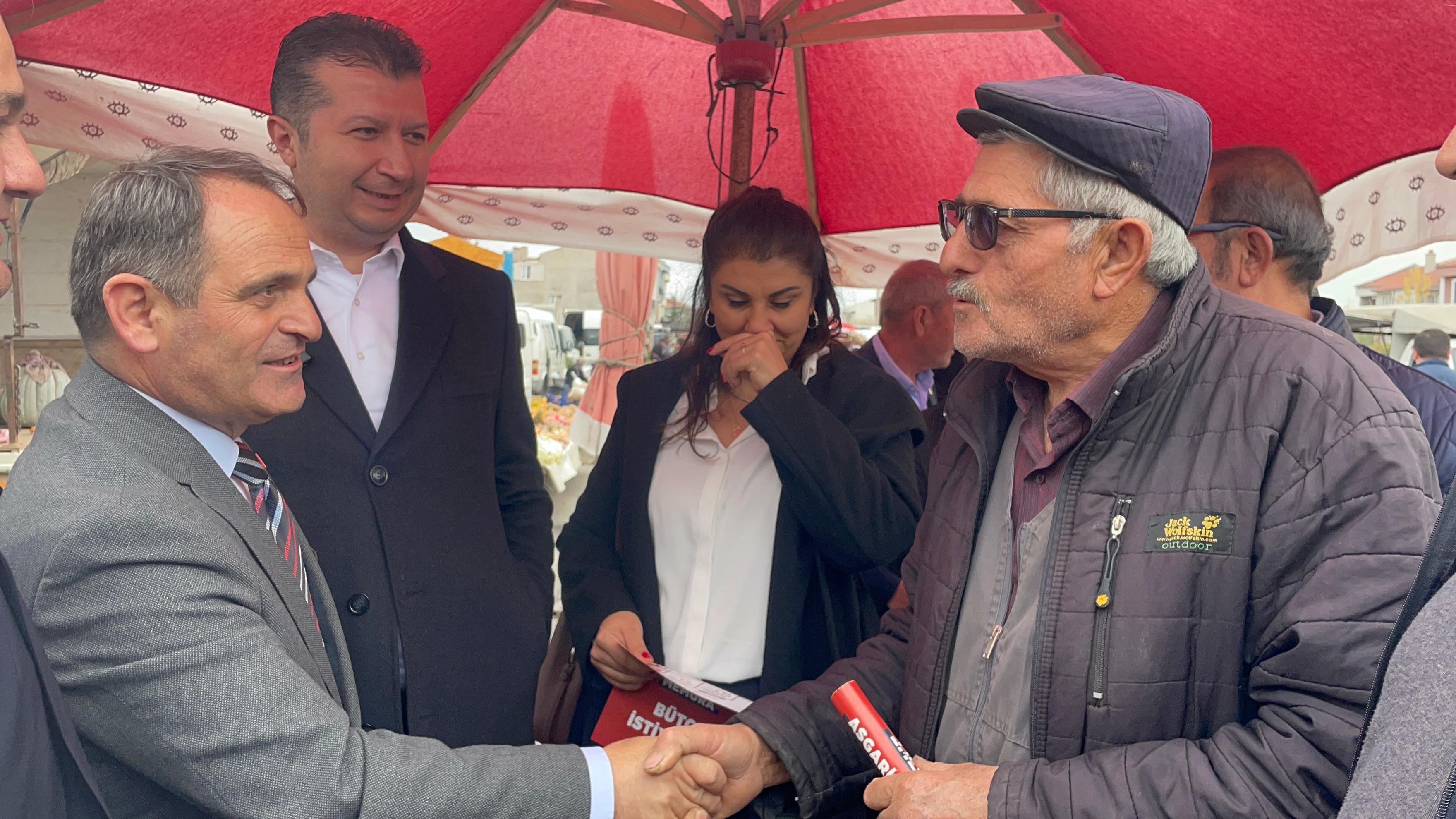 ÜÇ İSİM BİR ARADA HALKIN ARASINDA! CHP HEYETİ SAHADA VATANDAŞIN NABZINI TUTUYOR