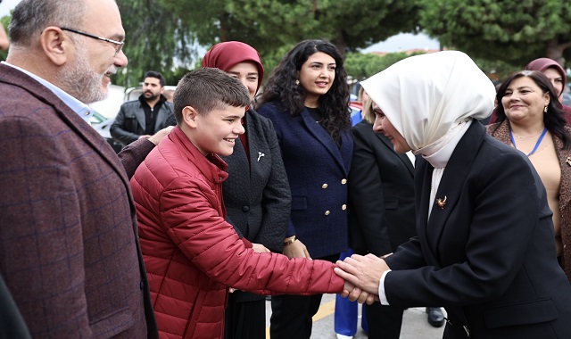 BAKAN GÖKTAŞ PARTİ ÇEŞME 7. OLAĞAN İLÇE KONGRESİNE KATILDI