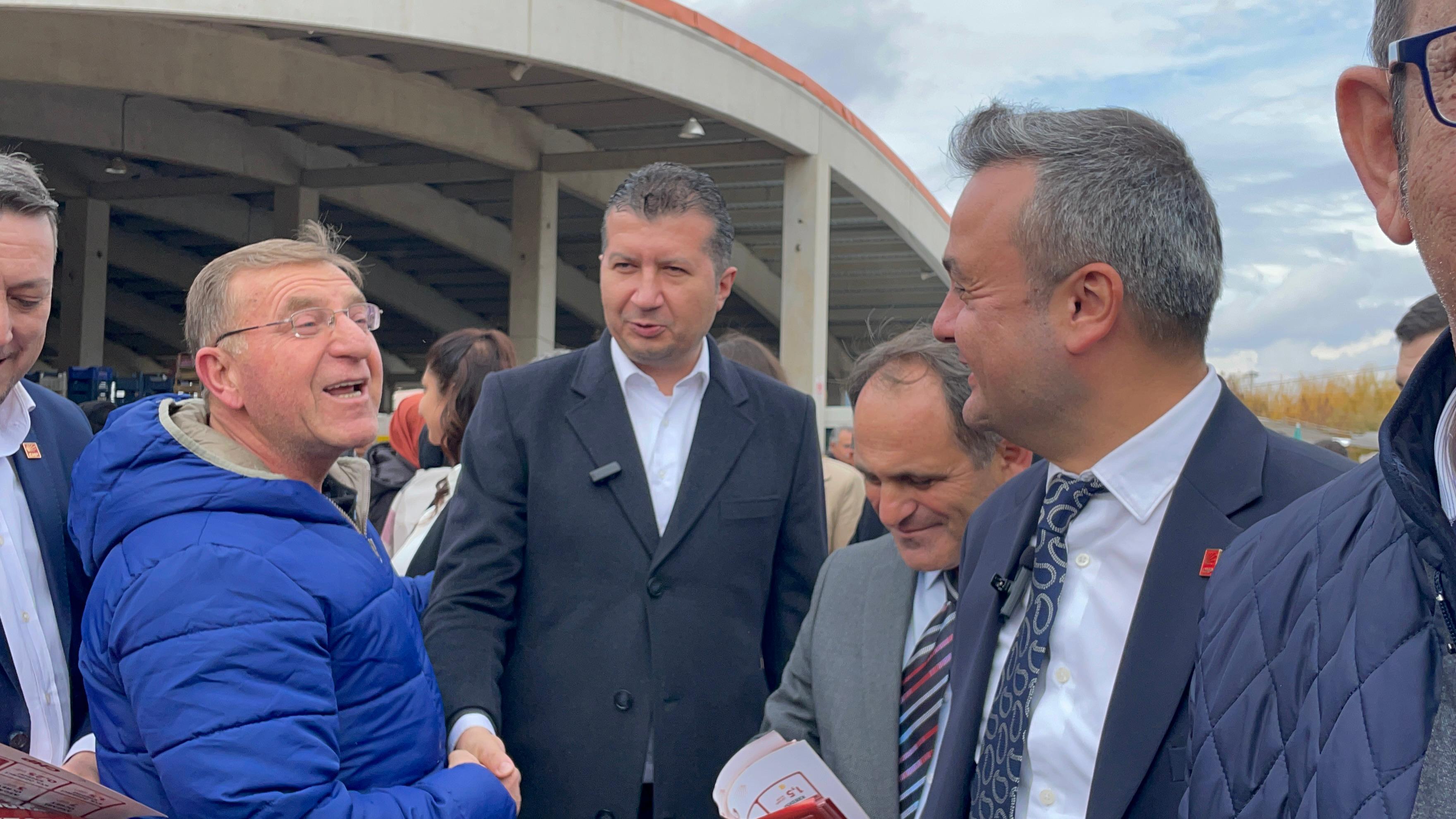 Siyasi İsimler Tesadüfen Karşılaştı: O Anlar Kameralara Yansıdı