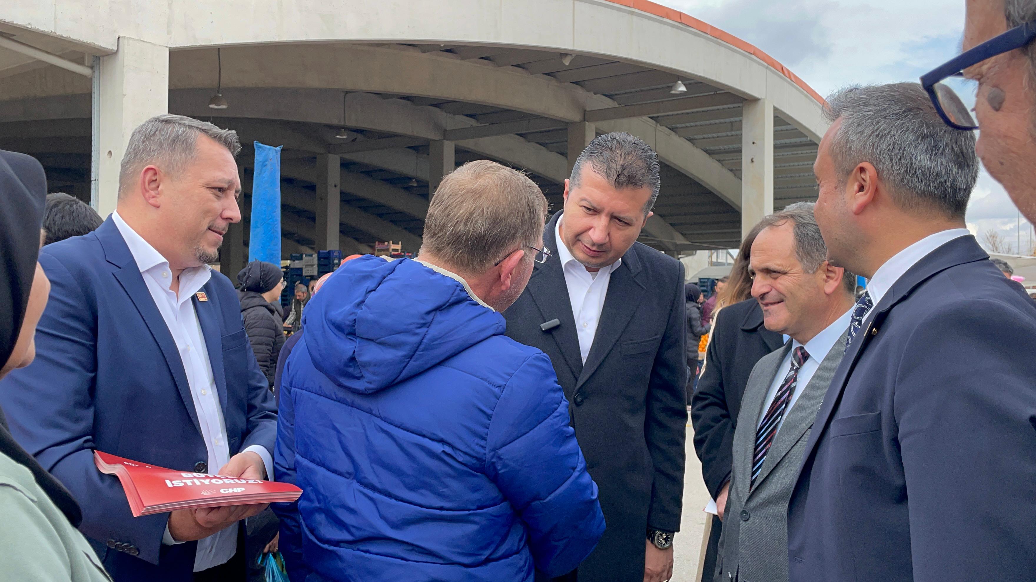 Siyasi İsimler Tesadüfen Karşılaştı: O Anlar Kameralara Yansıdı