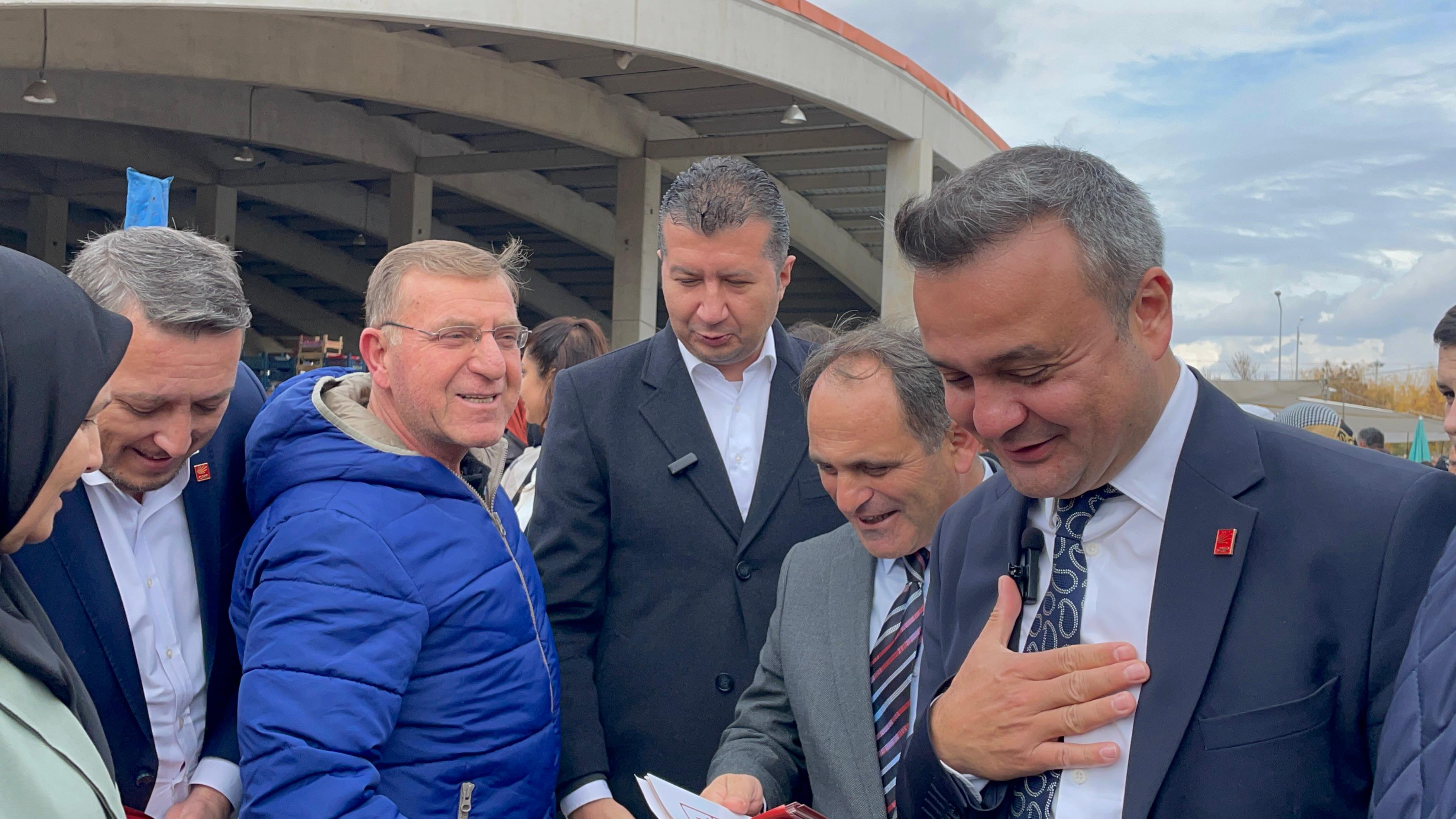 Siyasi İsimler Tesadüfen Karşılaştı: O Anlar Kameralara Yansıdı
