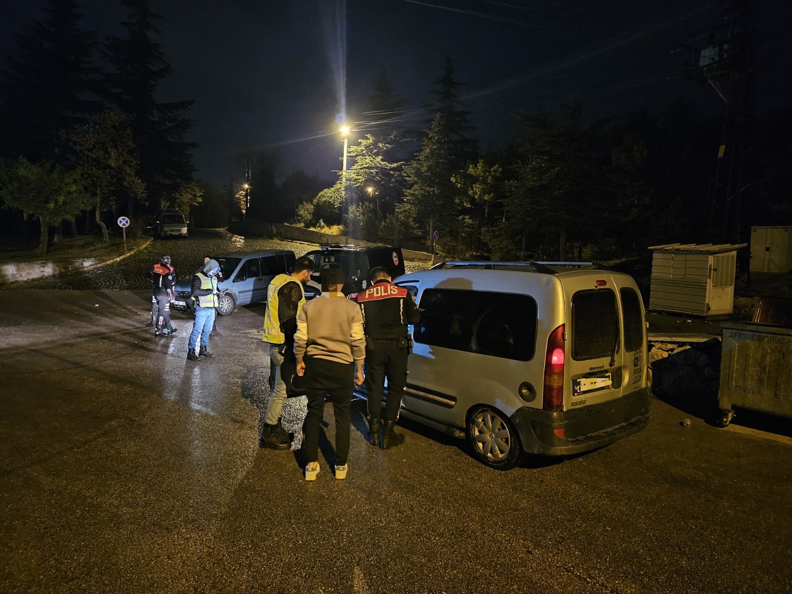 Afyonkarahisar'da Trafik ve Asayiş Denetimleri Aralıksız Sürüyor