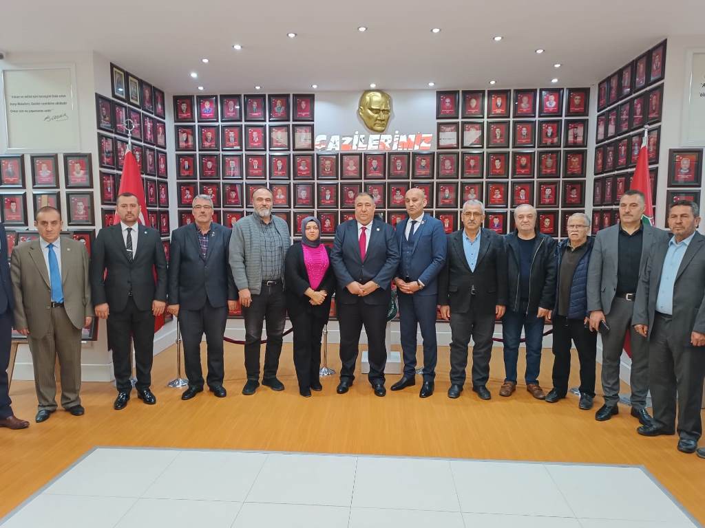İYİ PARTİ HEYETİ, ŞEHİTLER VE GAZİLER DERNEĞİ'Nİ ZİYARET ETTİ