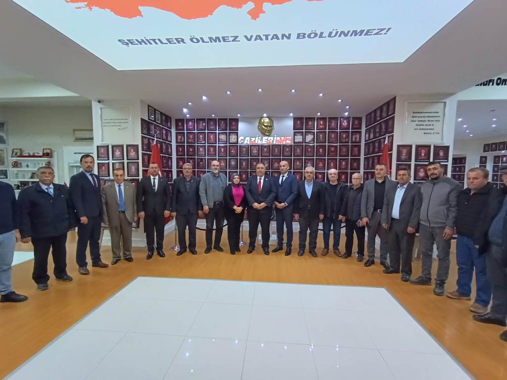 İYİ PARTİ HEYETİ, ŞEHİTLER VE GAZİLER DERNEĞİ'Nİ ZİYARET ETTİ