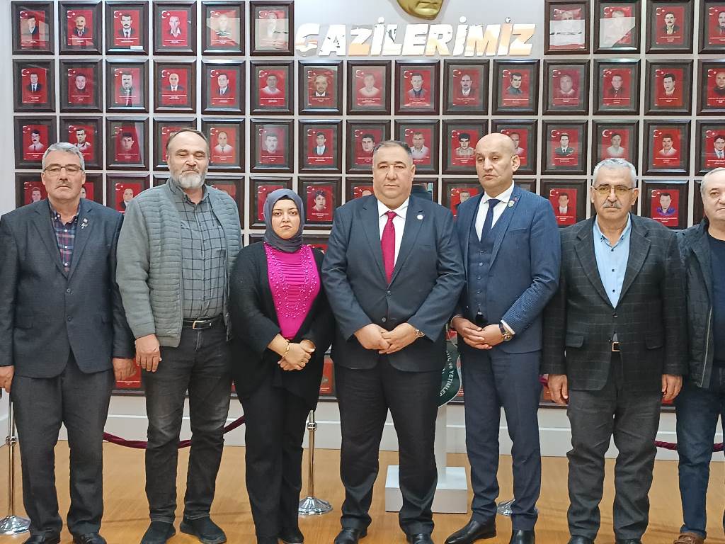 İYİ PARTİ HEYETİ, ŞEHİTLER VE GAZİLER DERNEĞİ'Nİ ZİYARET ETTİ