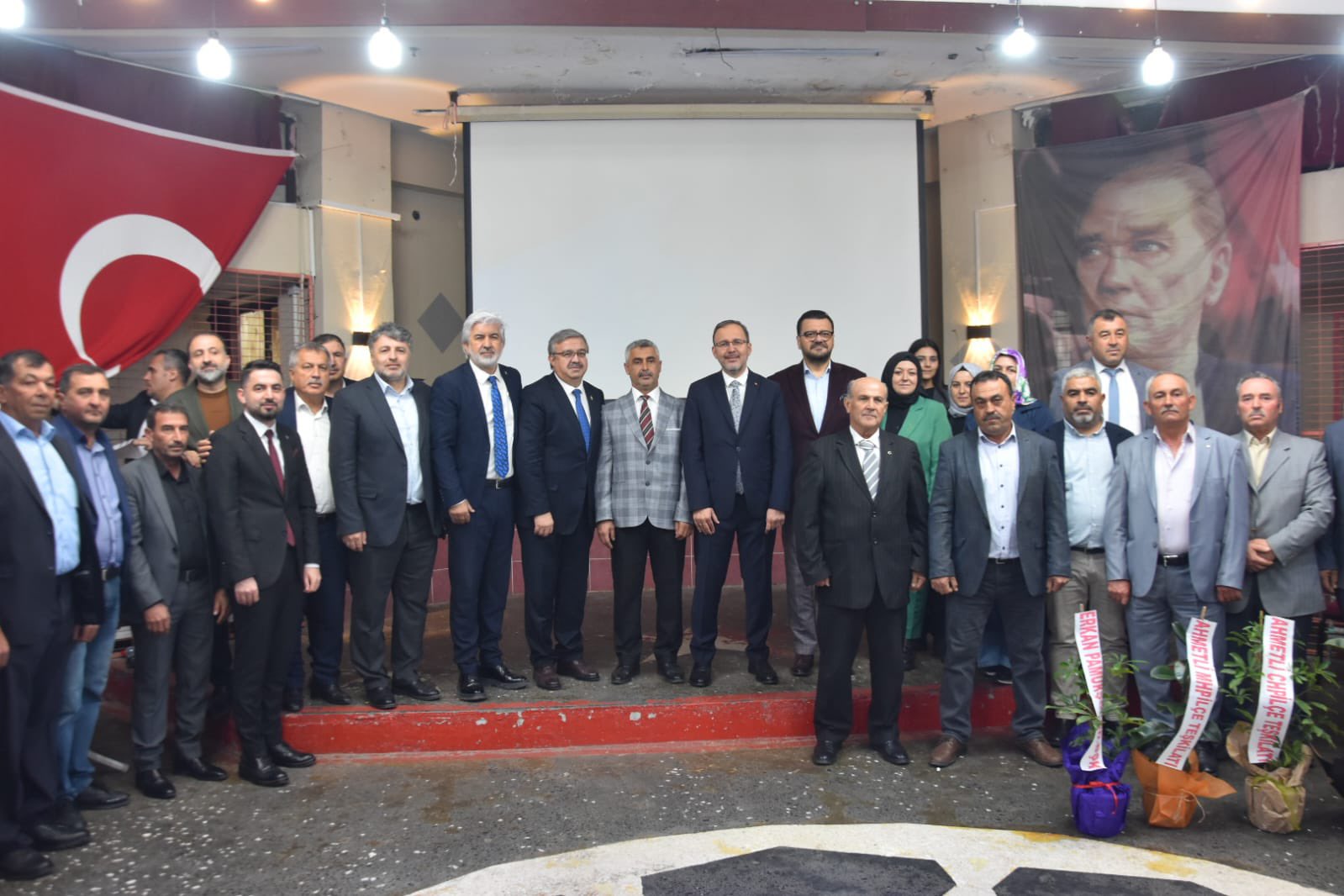 Milletvekili Yurdunuseven, AK Parti Ahmetli Kongresi'nde Görev Aldı