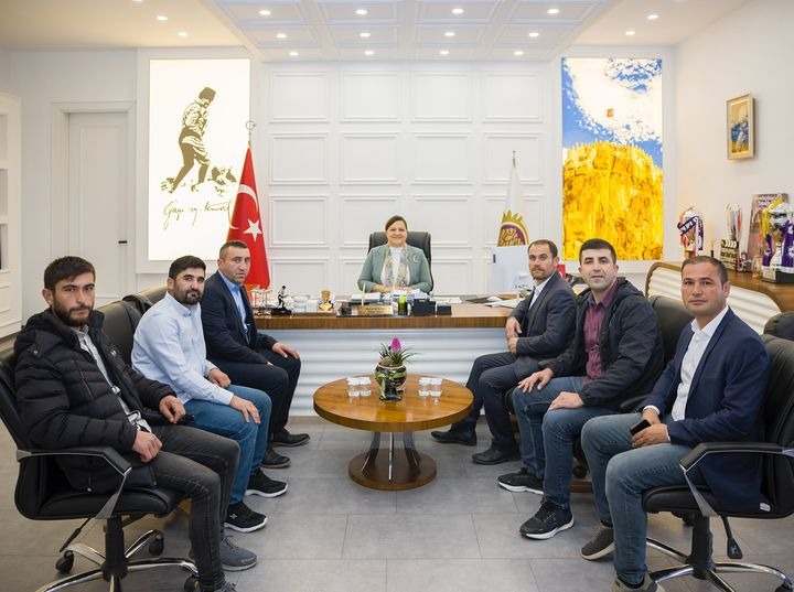 BAŞKAN KÖKSAL MİSAFİRLERİNİ AĞIRLADI