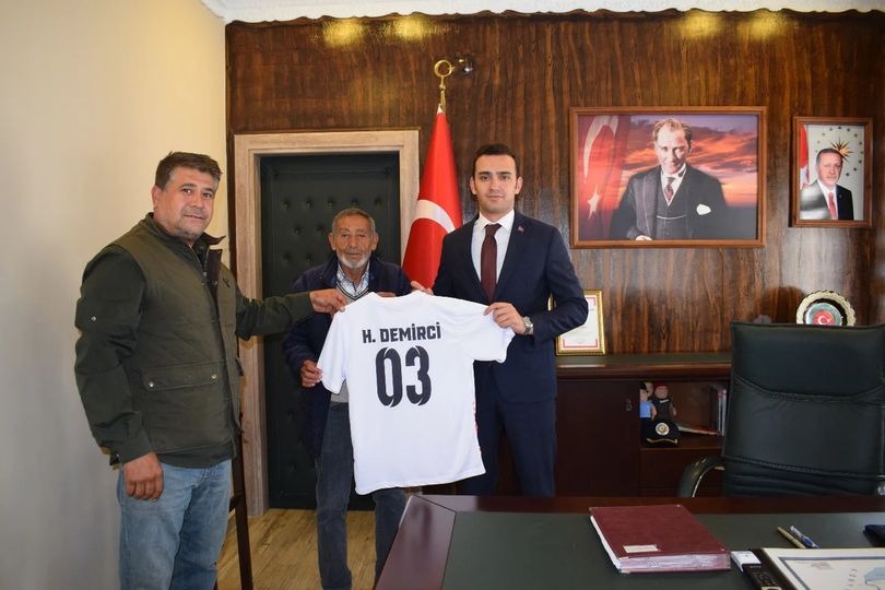 KAYMAKAM DEMİRCİ, SULTANDAĞI SPOR YÖNETİMİNİ AĞIRLADI