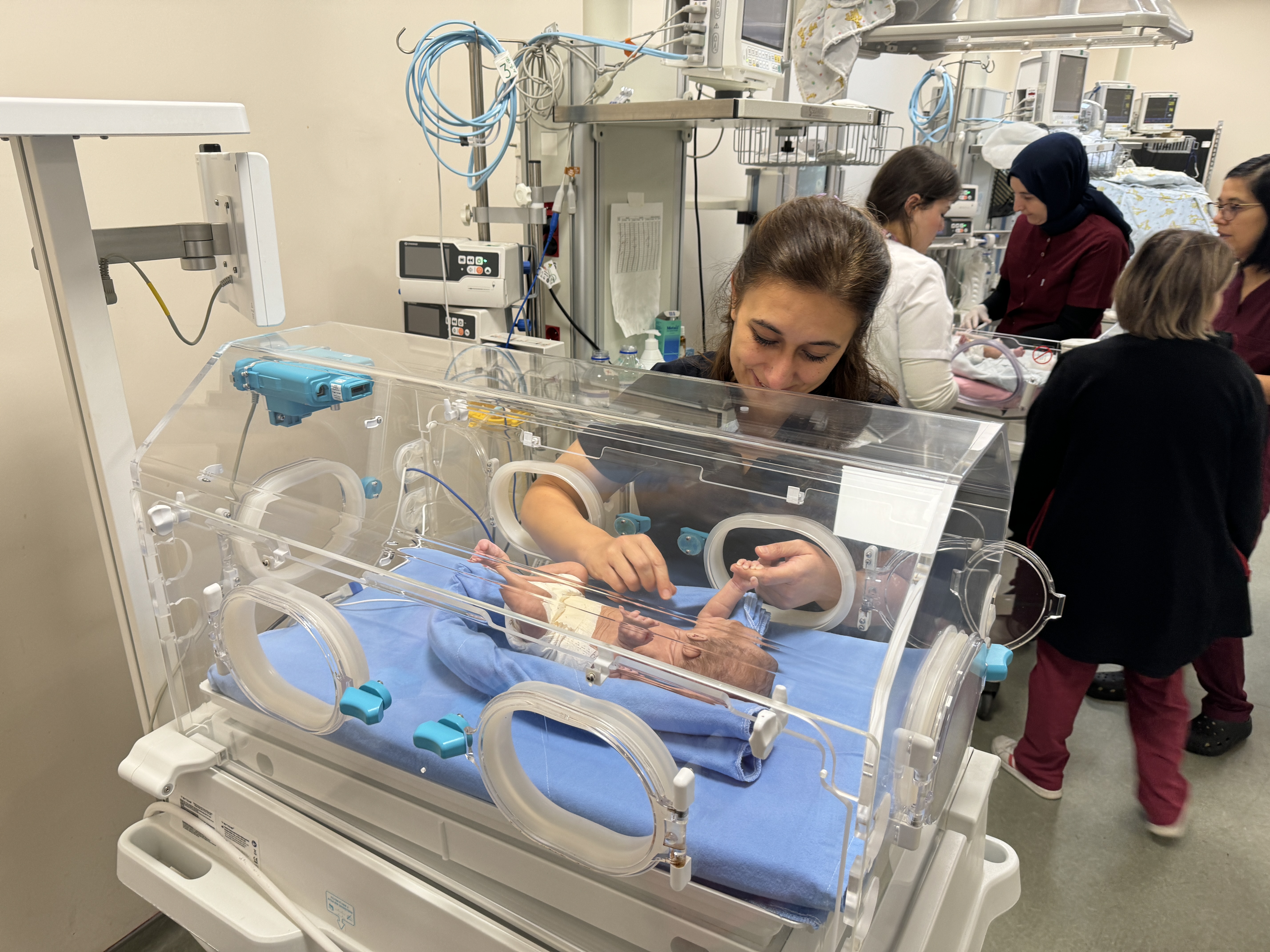 Prematüre Doğan ve Entübe Edilen Umut Bebek Hayata Sarıldı
