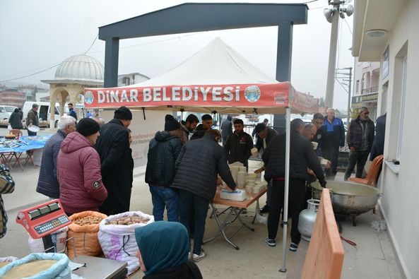 SALI PAZARI ESNAFINA SICAK ÇORBA İKRAMI