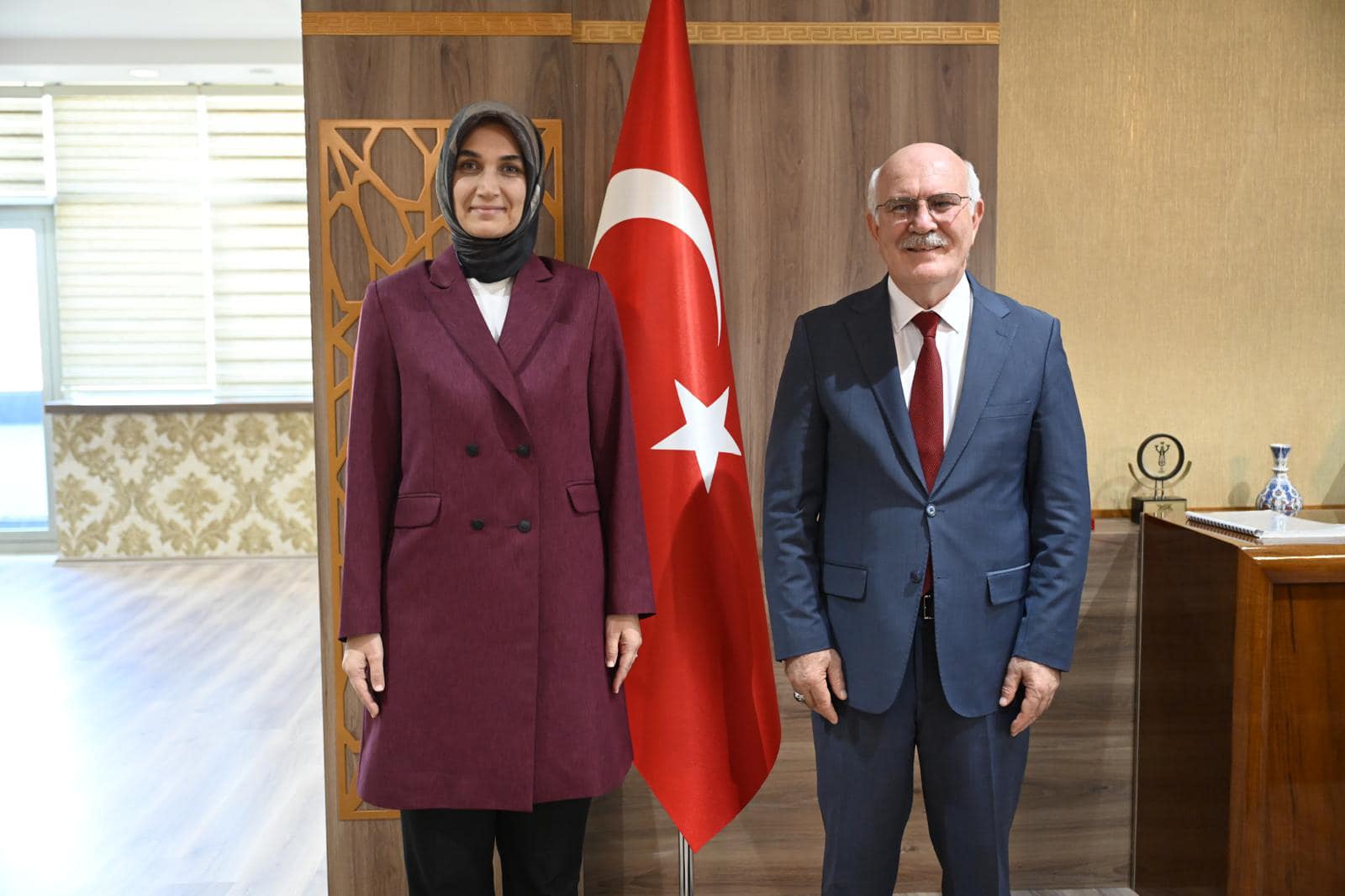 Vali Yiğitbaşı, Uşak Üniversitesi Rektörü Savaş’ı Ziyaret Etti 
