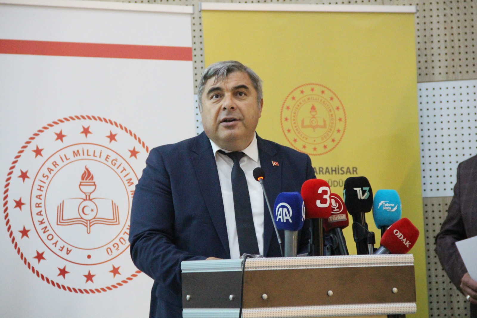 “Geleceği Şekillendiren Öğretmenlerimizin Bilgi Ve Becerini Arttırmaya Amaçlıyoruz”