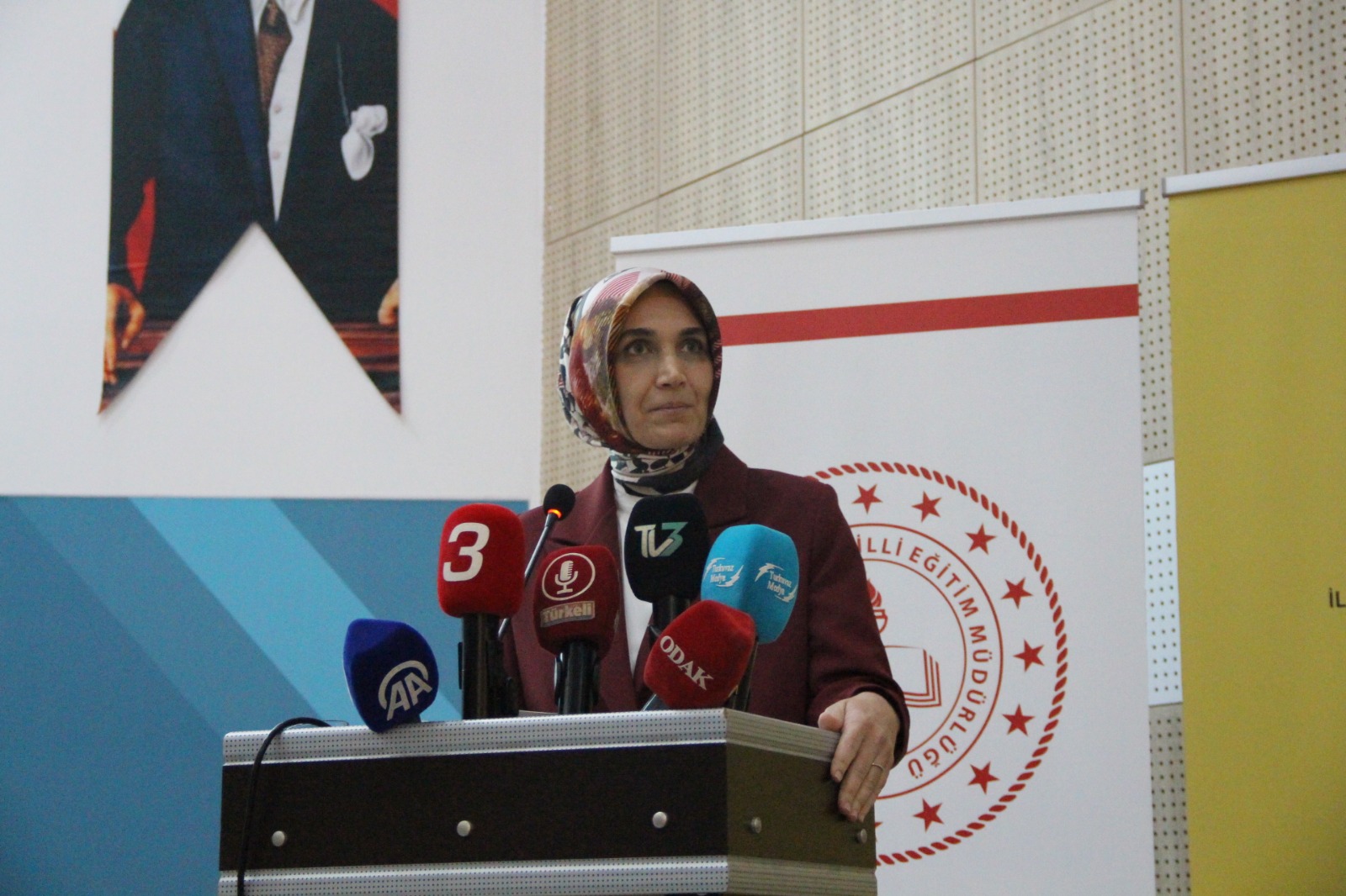 “Geleceği Şekillendiren Öğretmenlerimizin Bilgi Ve Becerini Arttırmaya Amaçlıyoruz”