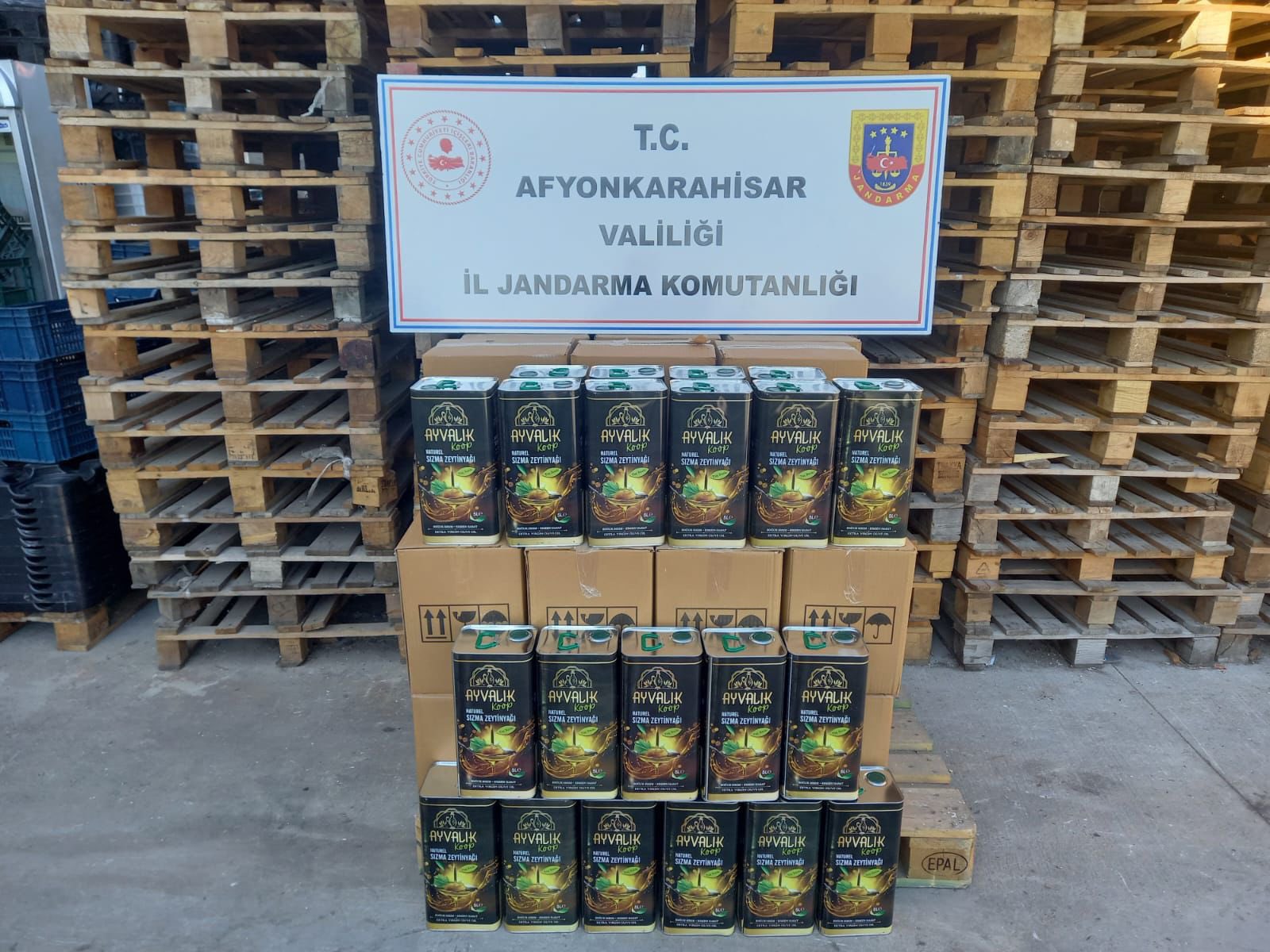 Afyonkarahisar'da Sahte Zeytinyağı ve Lisanssız Motor Yağı Ele Geçirildi