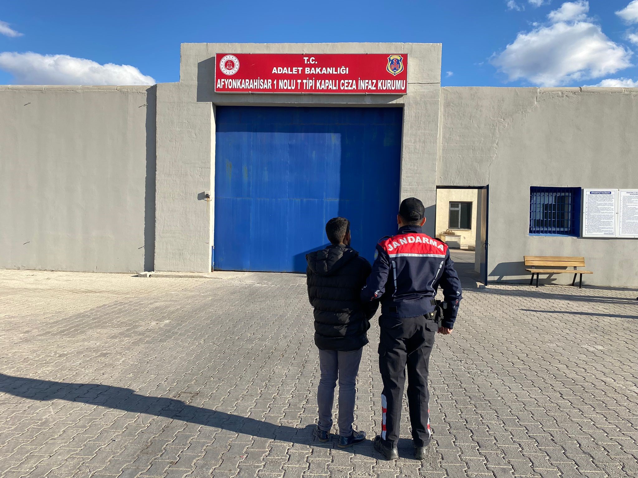 Afyonkarahisar Kent Merkezinde Aranan Şahıs Yakalandı