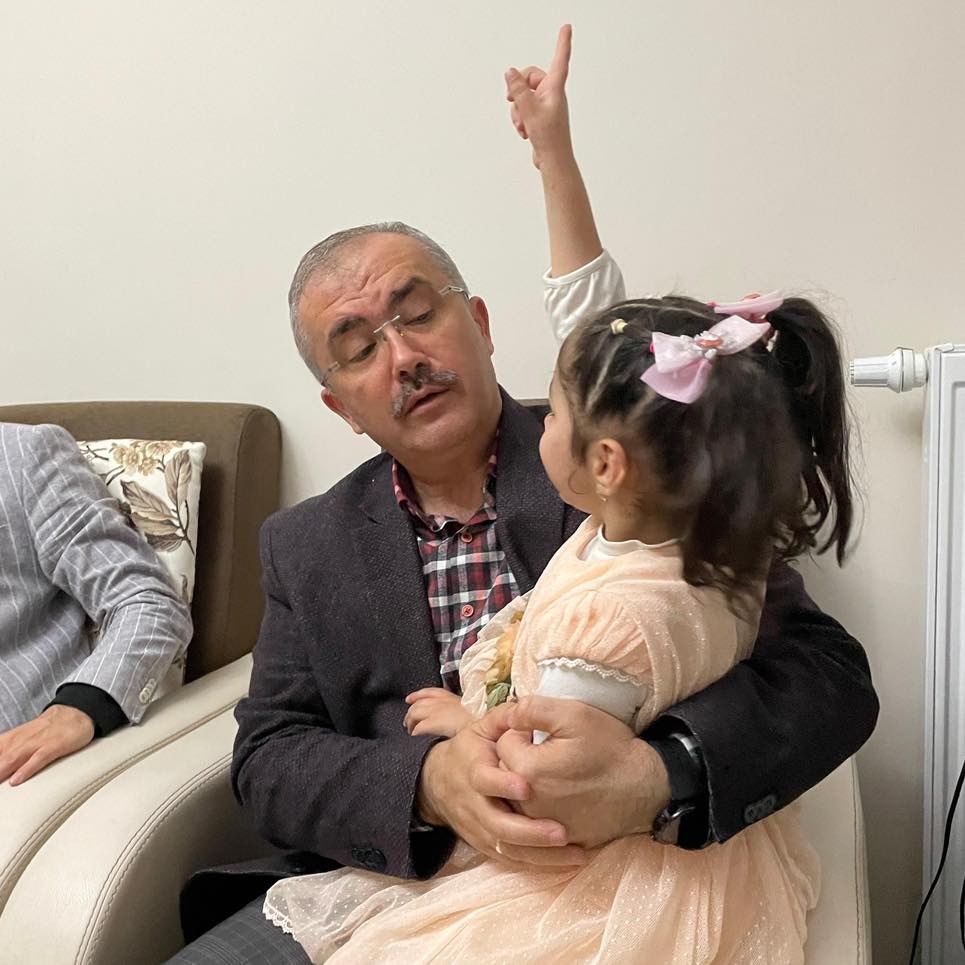 İL MÜDÜRÜ ERDOĞAN, KORUYUCU AİLELERİ ZİYARET ETTİ