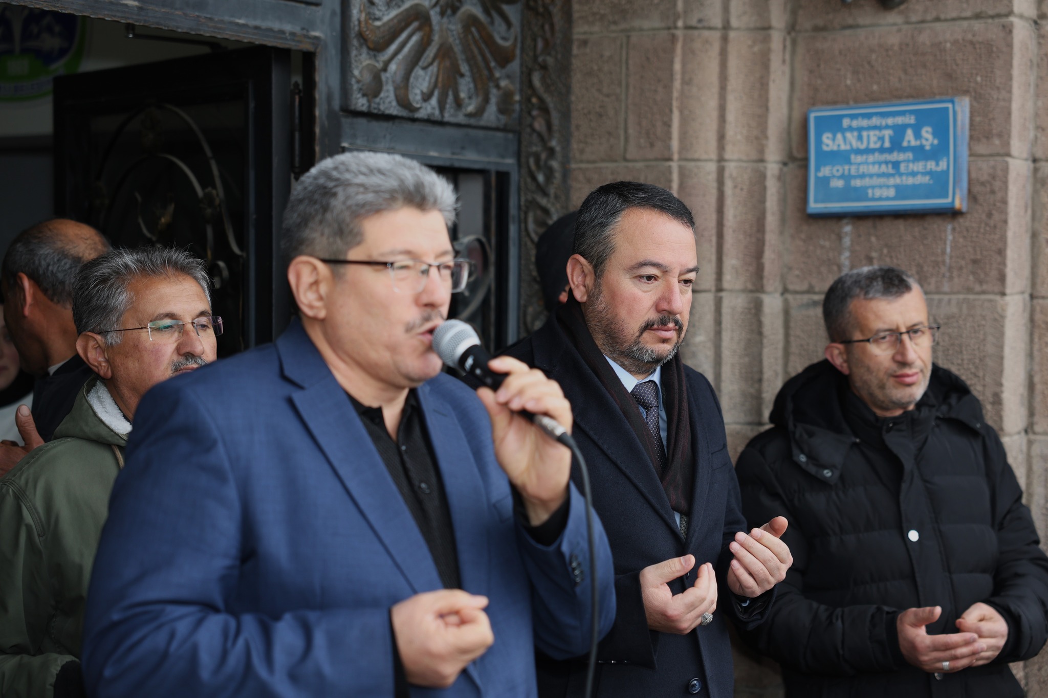Belediye Başkanı Adnan Öztaş, Umre Yolcularını Uğurladı
