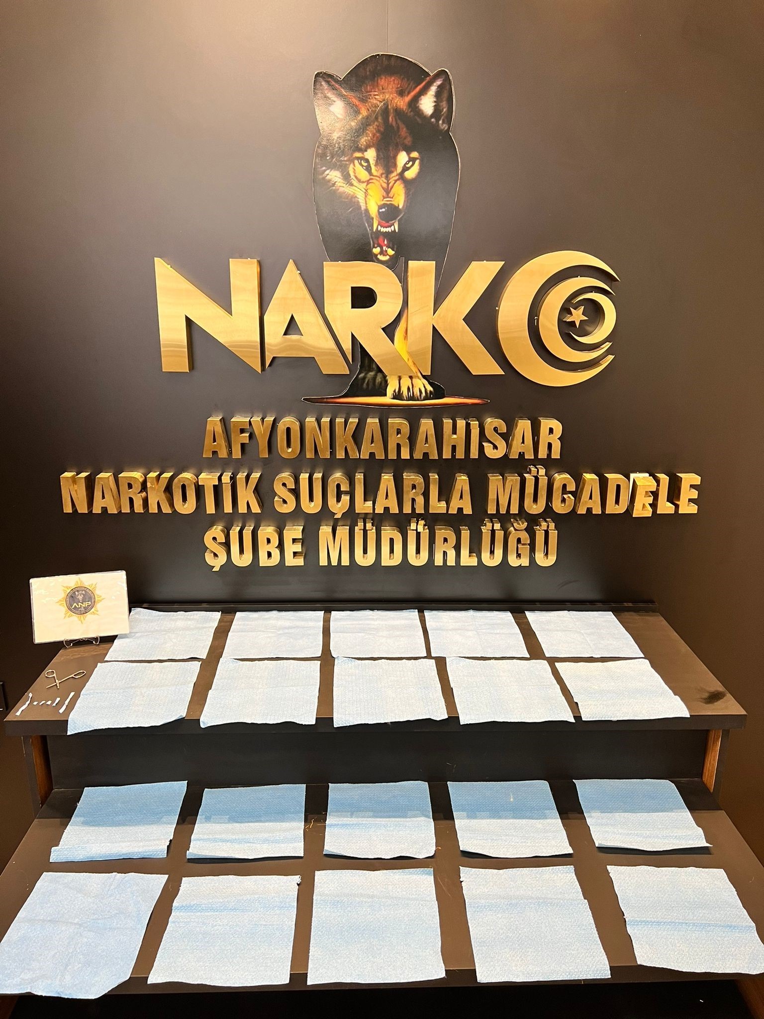 Afyonkarahisar’da 26 Adet Peçeteye Emdirilmiş Uyuşturucu Yakalandı