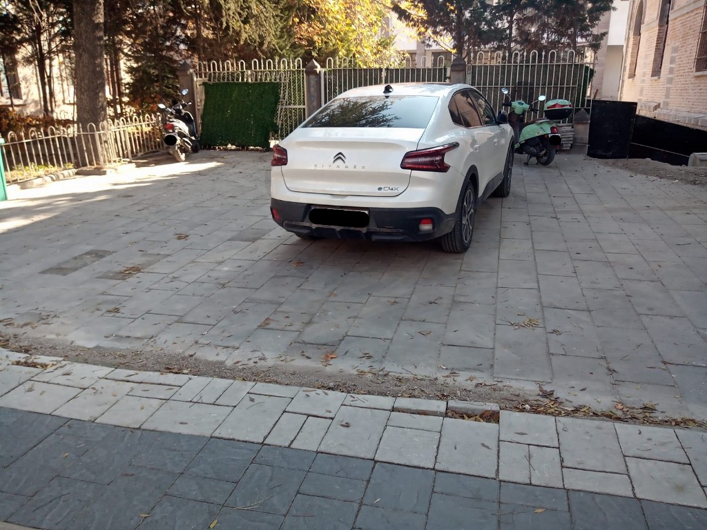 "BURADA YAYA GÜVENLİĞİ YOK, TAHRİBAT VAR"