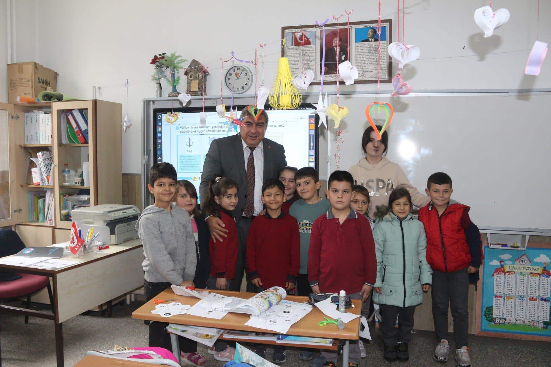  Müdür Sünnetci'den Namık Kemal İlkokulu'na Ziyaret