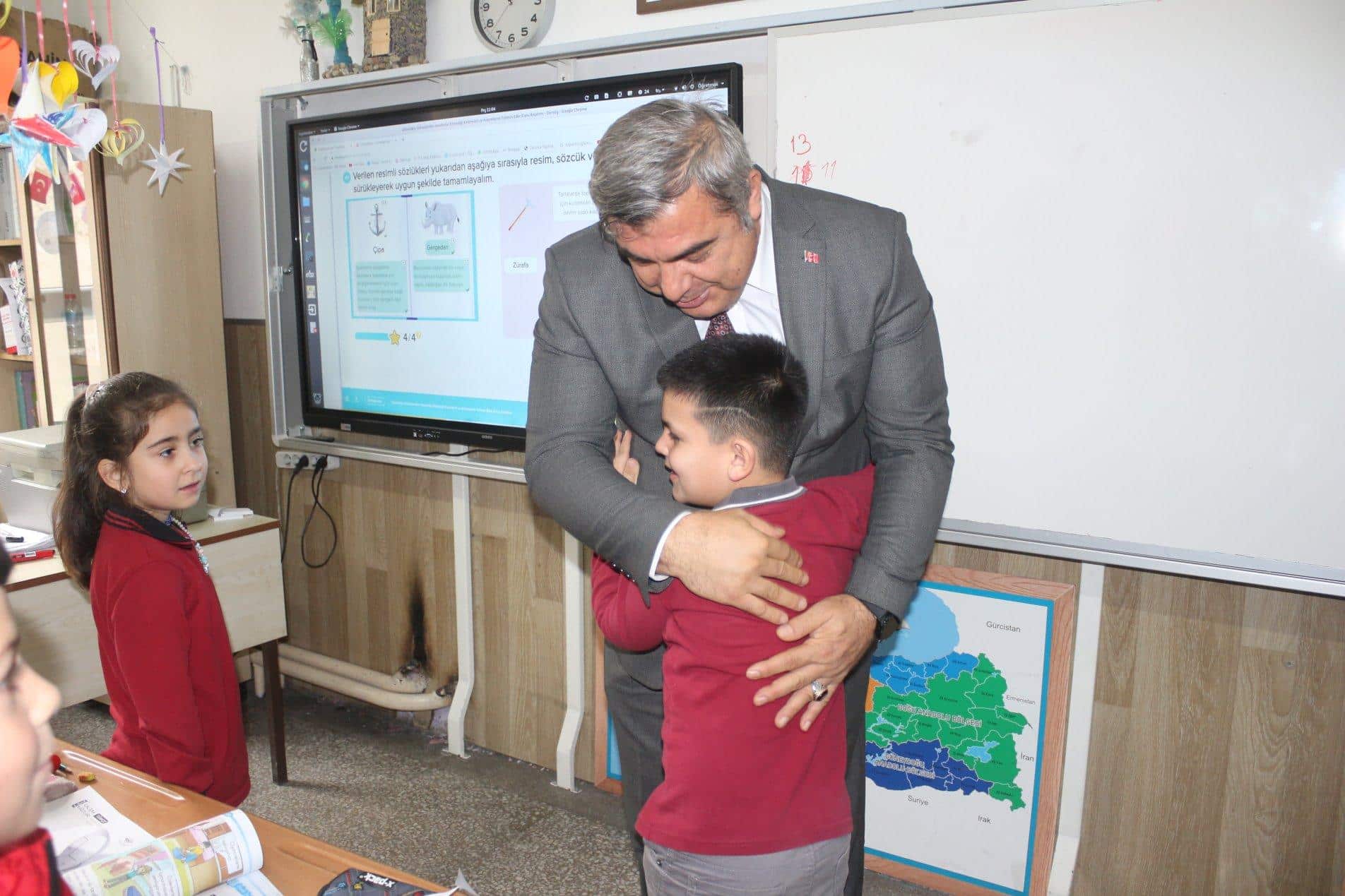  Müdür Sünnetci'den Namık Kemal İlkokulu'na Ziyaret