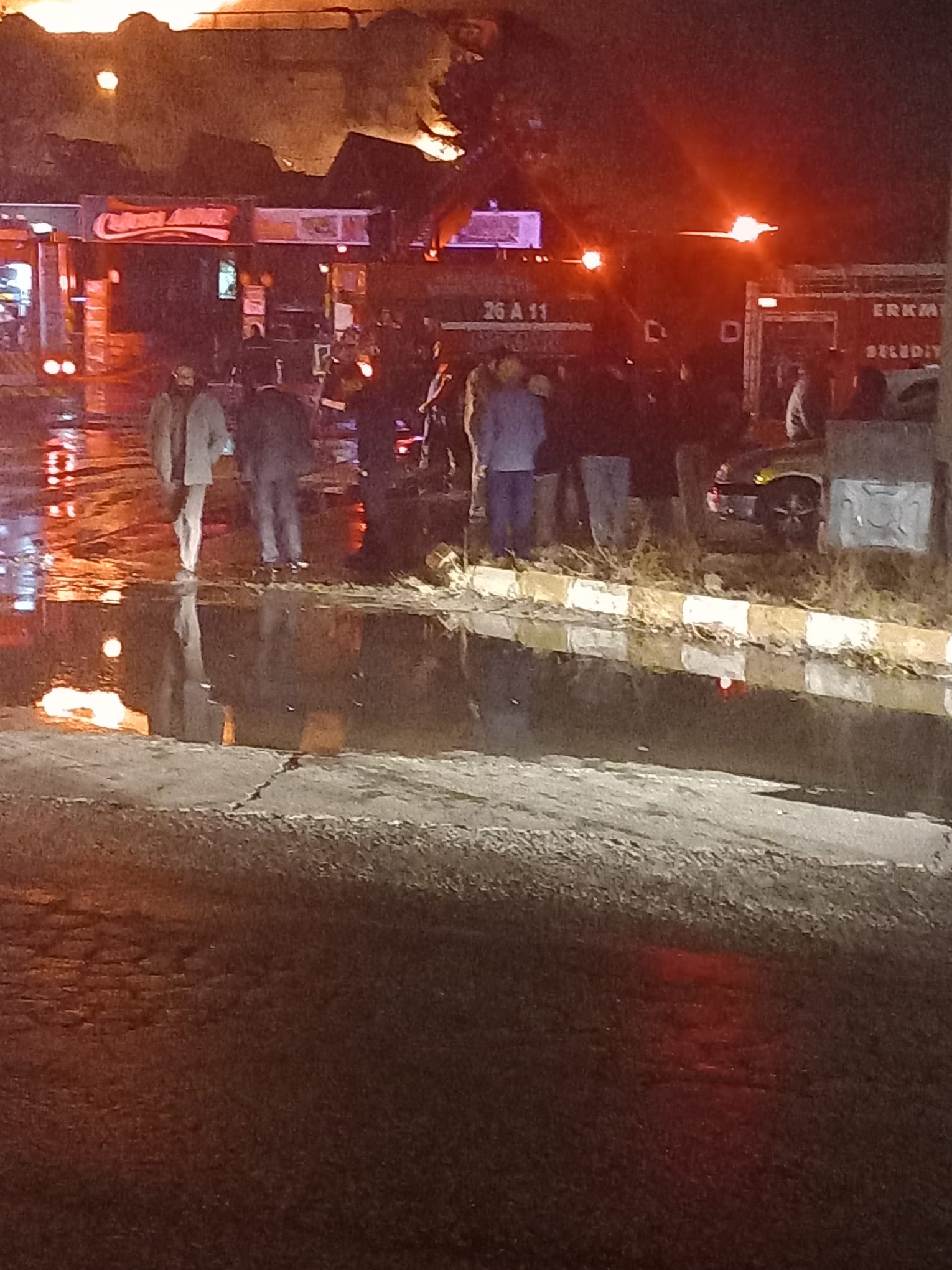 Afyonkarahisar'da Restoranda Yangın: İtfaiye Ekipleri Seferber Oldu