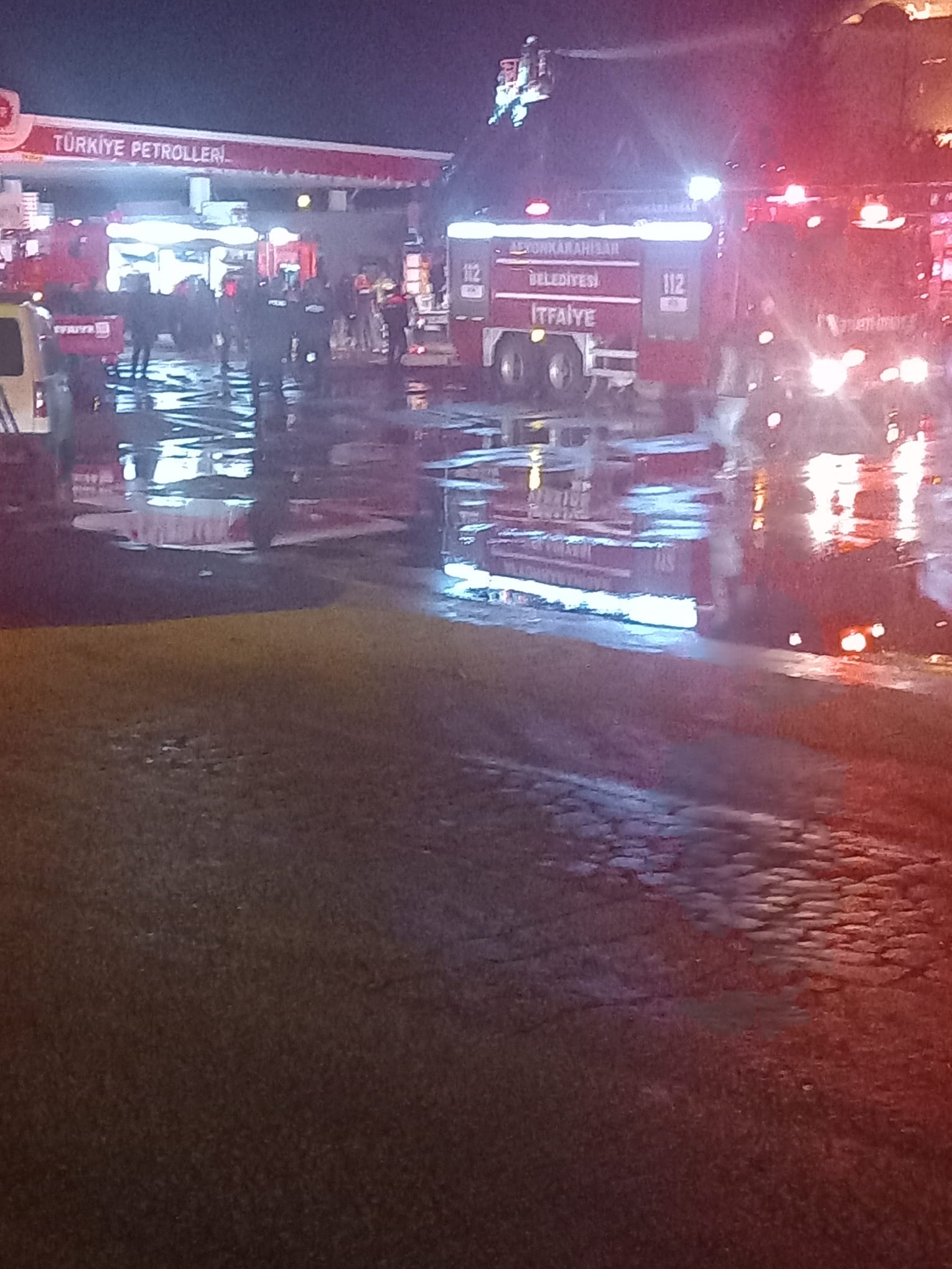 Afyonkarahisar'da Restoranda Yangın: İtfaiye Ekipleri Seferber Oldu