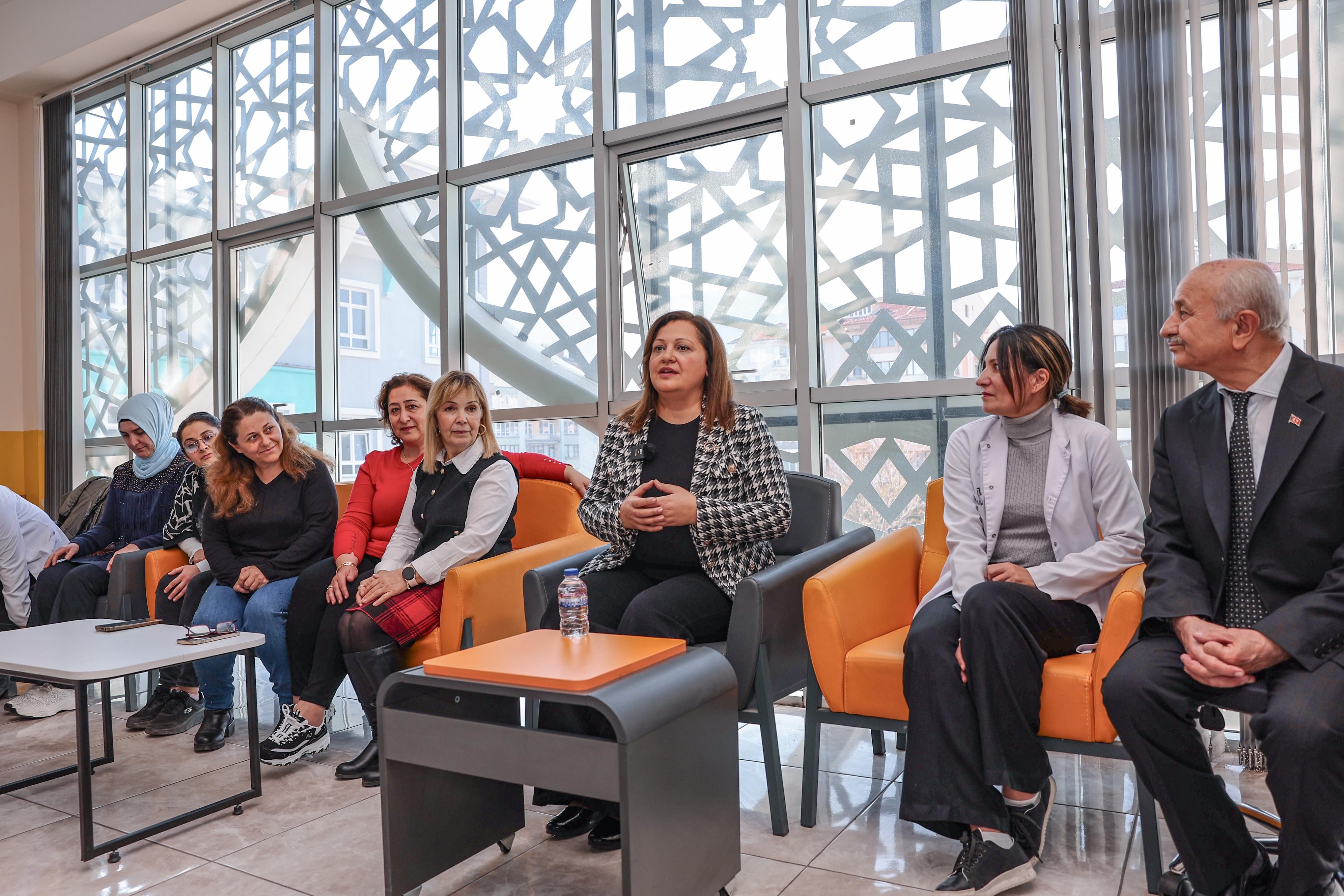 Başkan Köksal’dan Öğretmenlere Anlamlı Hediye 