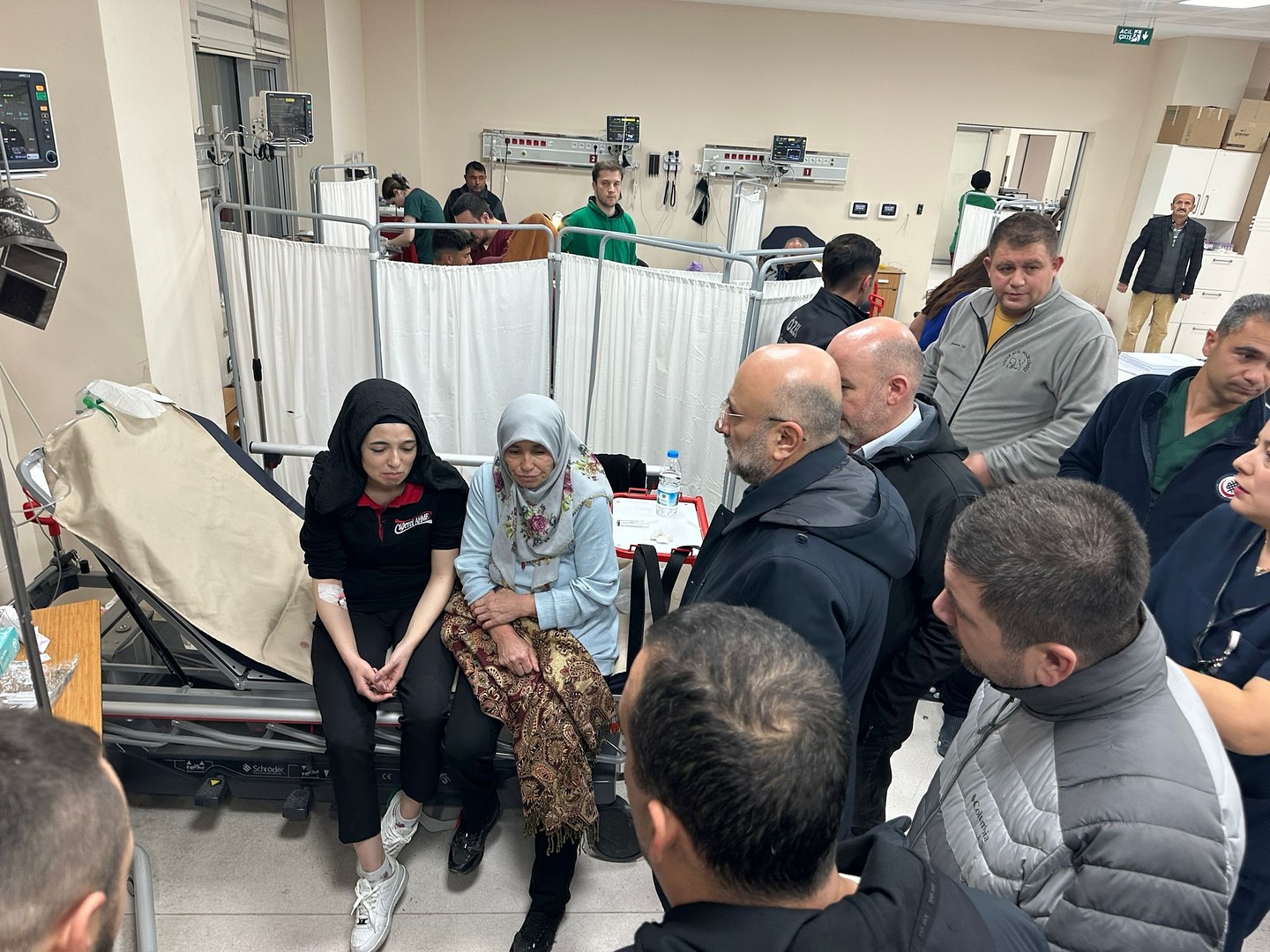 Başkan Şahin Yangından Etkilenen Vatandaşları Ziyaret Etti