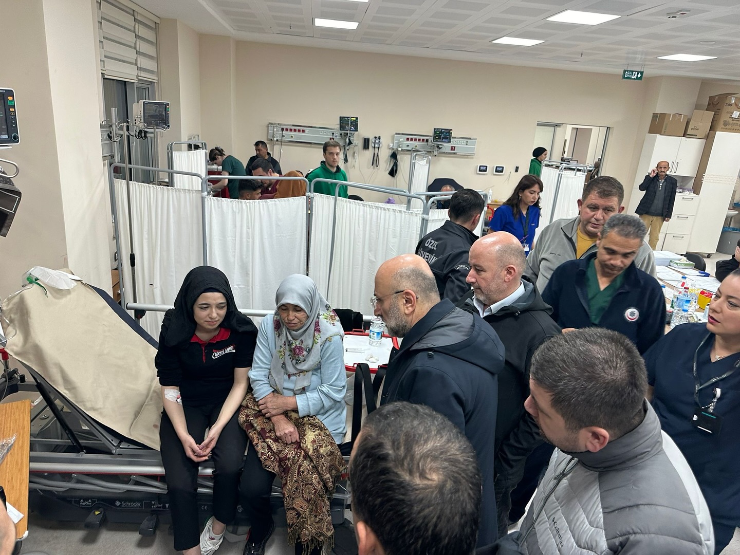 Başkan Şahin Yangından Etkilenen Vatandaşları Ziyaret Etti