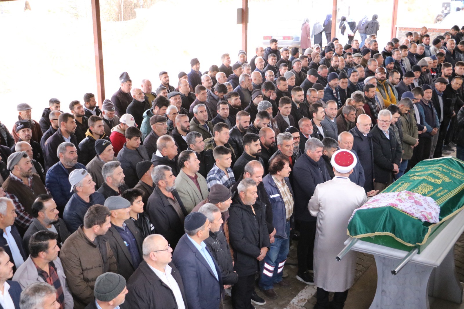Cep Telefonunu Almak İçin Girdiği Yanan Restoranda Can Verdi