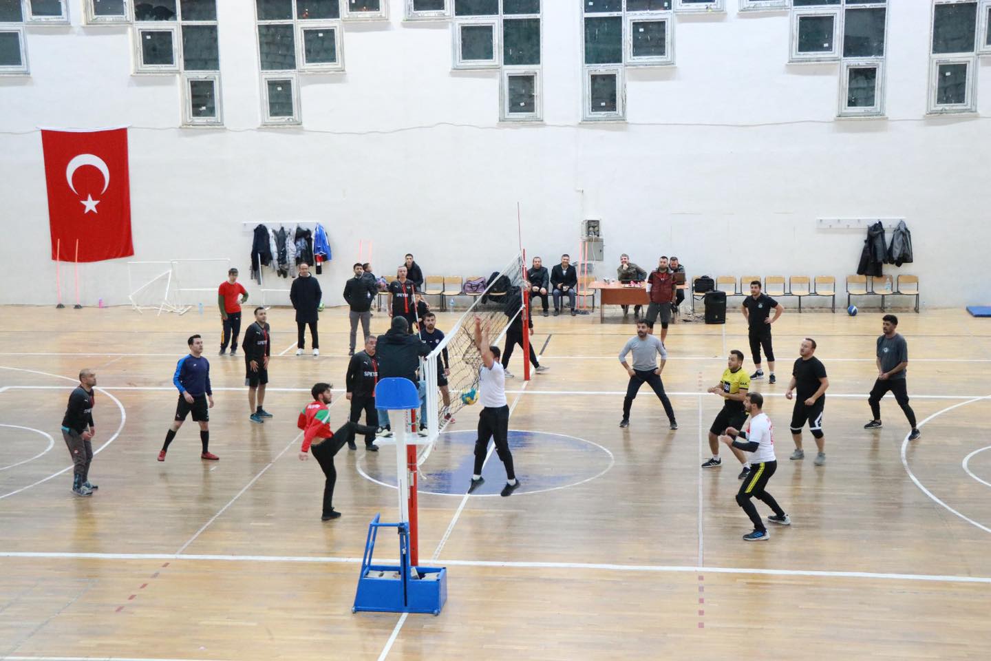 Dinar’da 24 Kasım’a Özel Voleybol Turnuvası Düzenlendi!