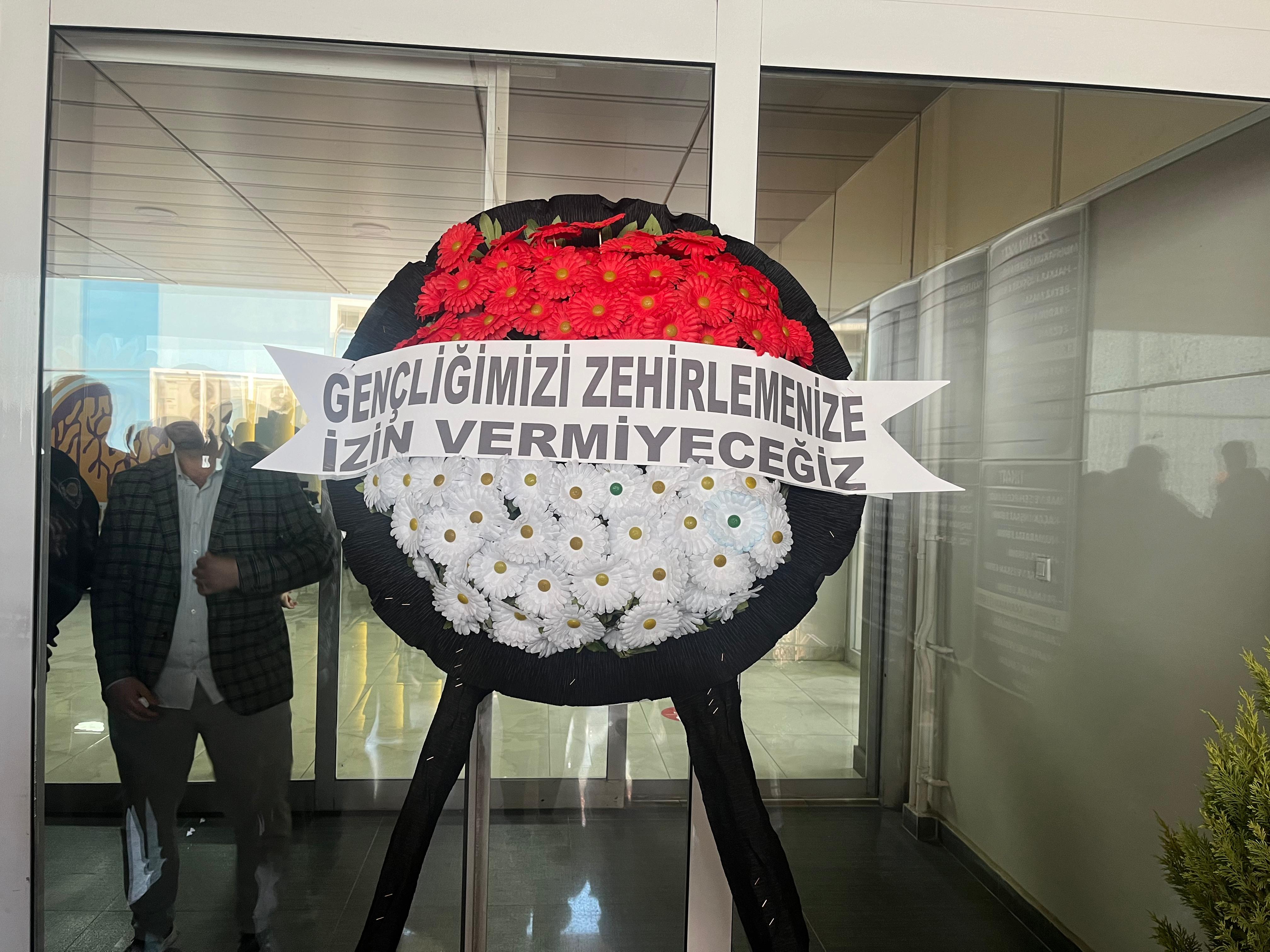Milli İrade Platformu, Belediye Meclisi'nin "içkili yer bölgesi" Kararını Protesto Etti