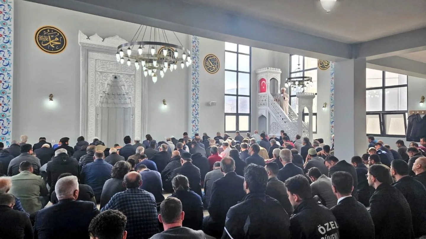 Vali Yiğitbaşı, Selma Demirel Camisinin Açılışına Katıldı