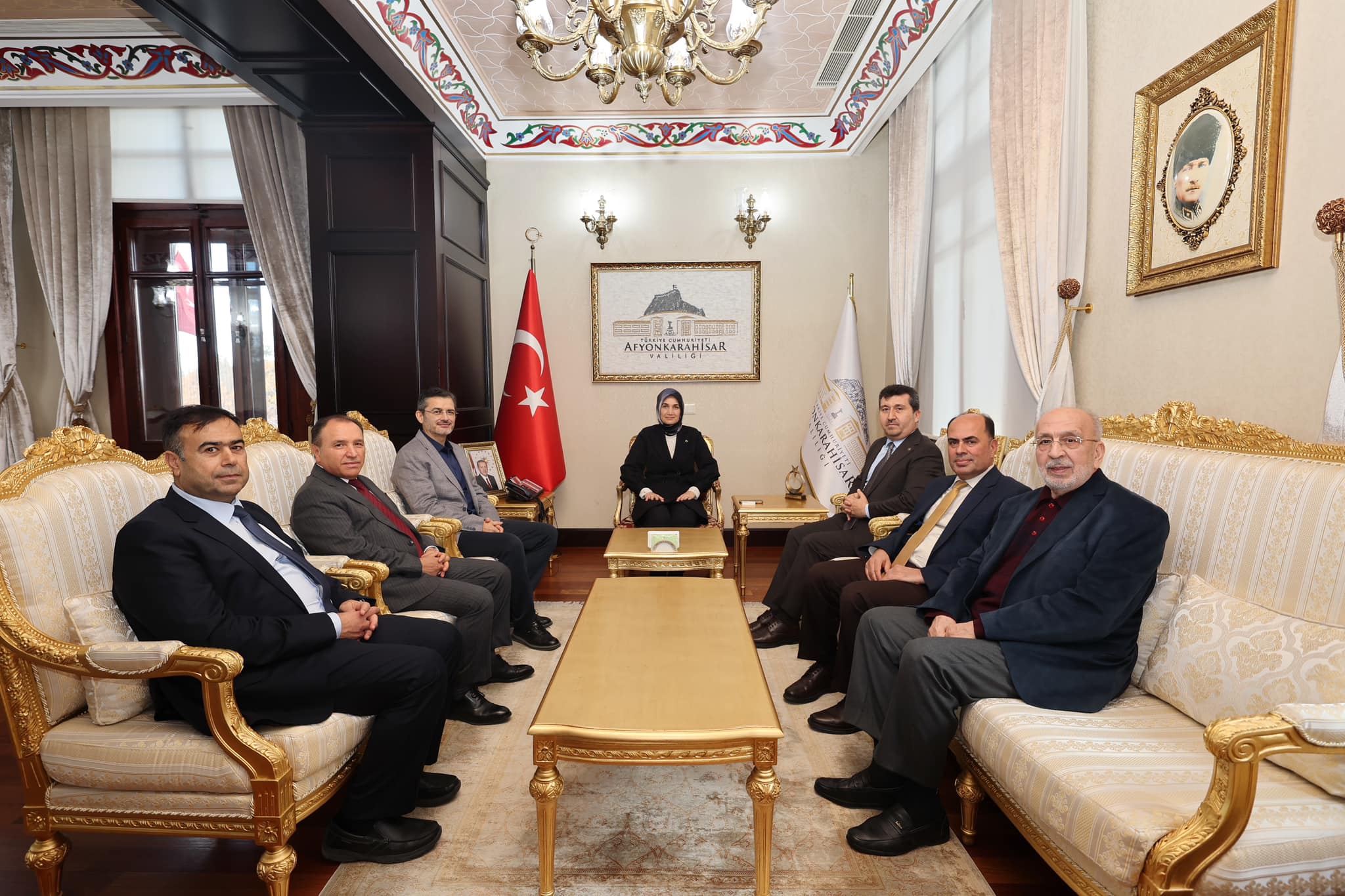 Vali Yiğitbaşı Akademisyenleri Makamında Ağırladı